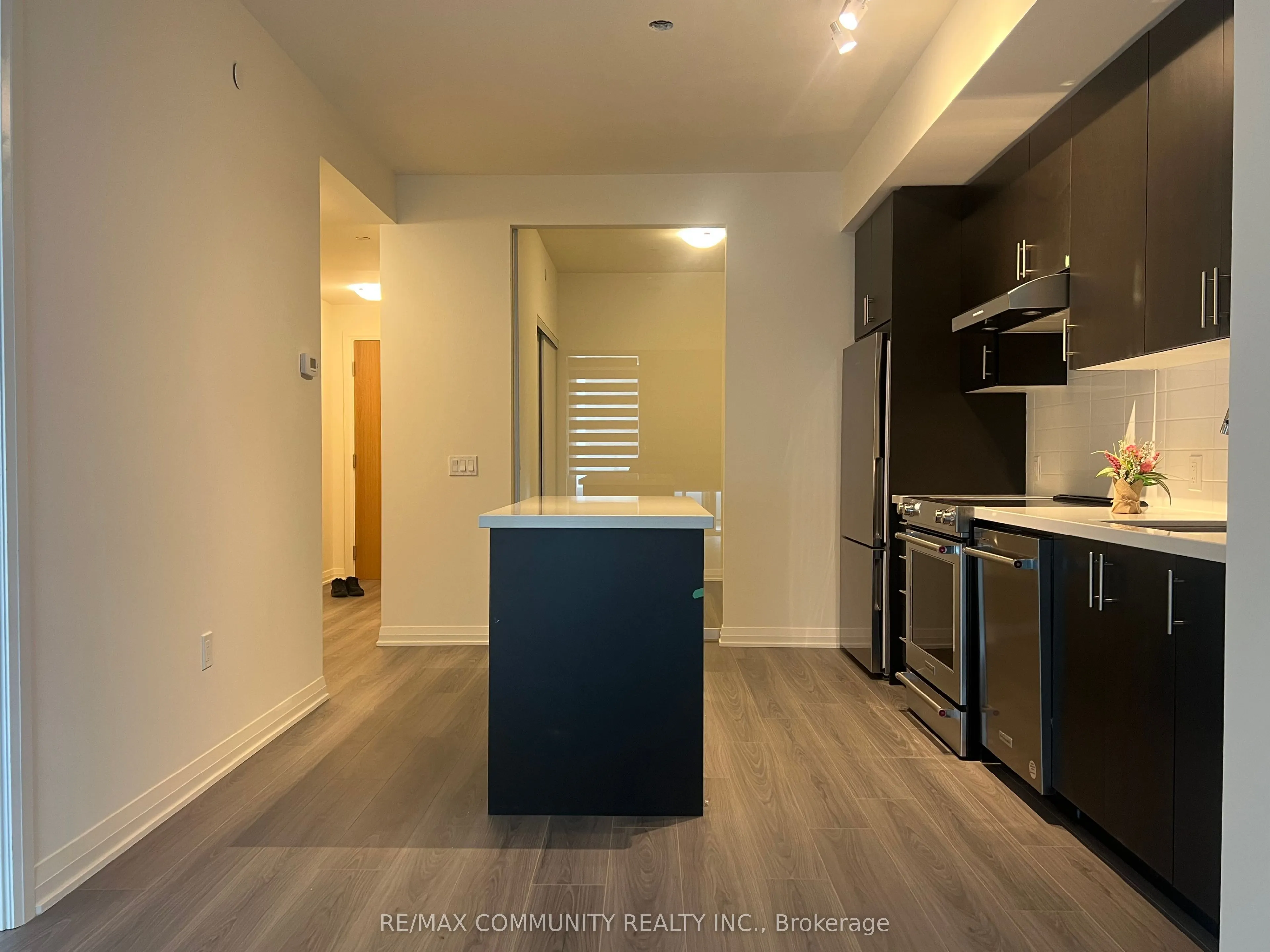 8960 Jane Street, #302