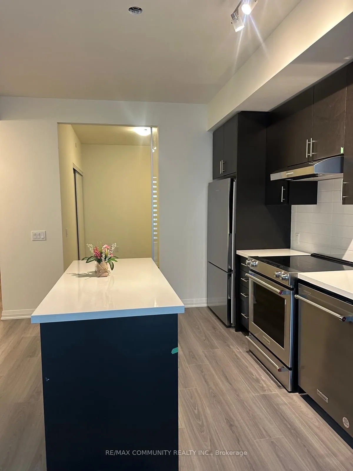 8960 Jane Street, #302