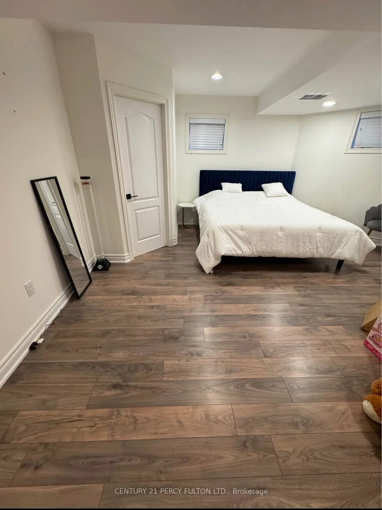 207 Shaftsbury Avenue, #basment