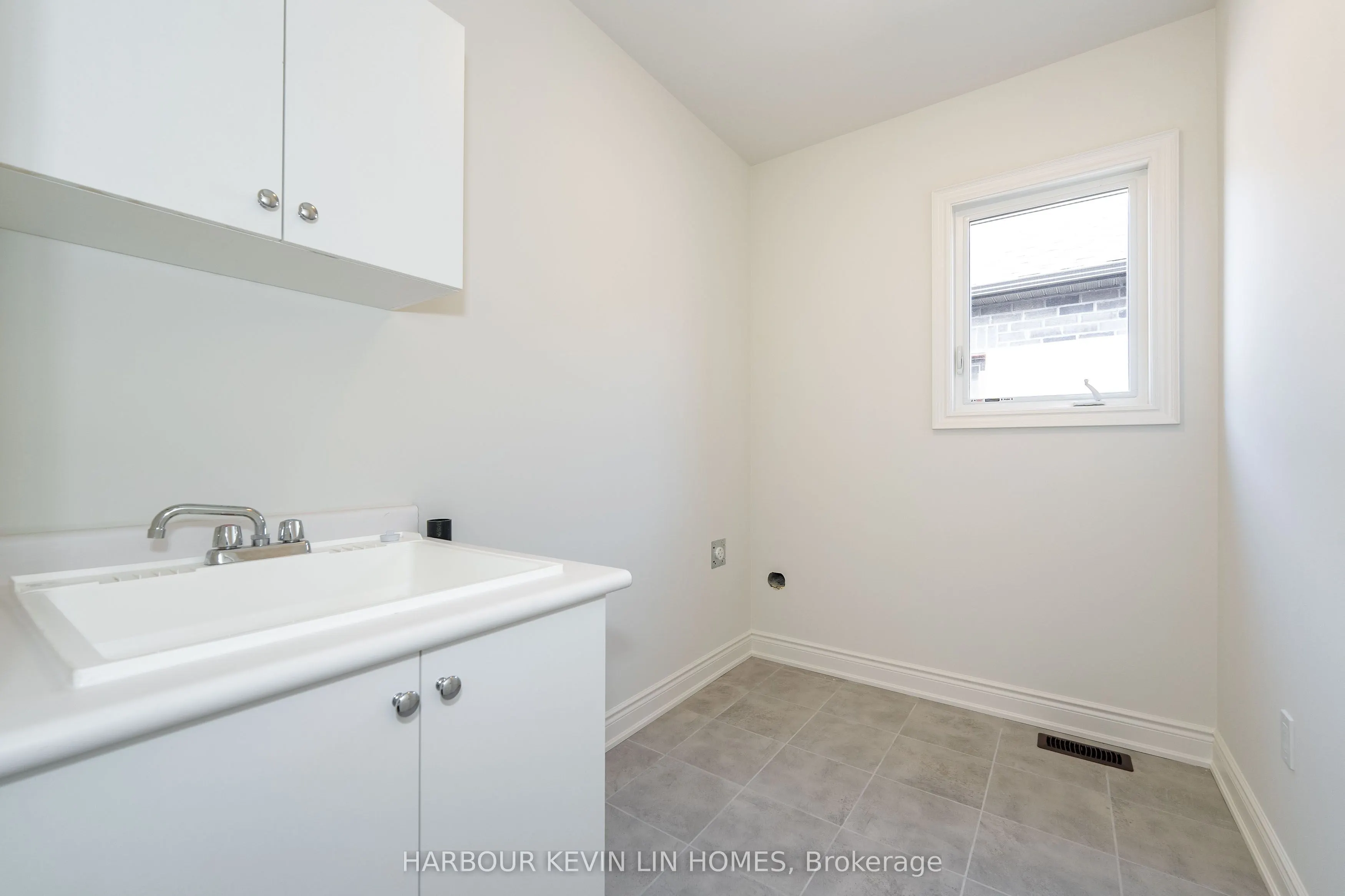 15 Monticola Avenue