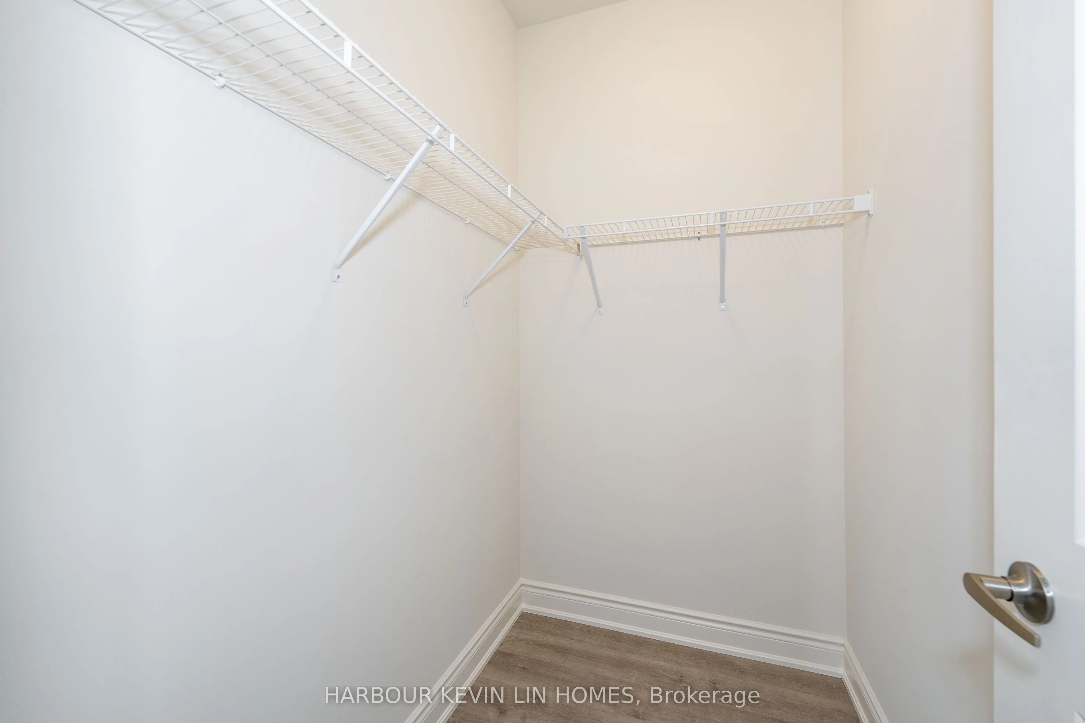15 Monticola Avenue
