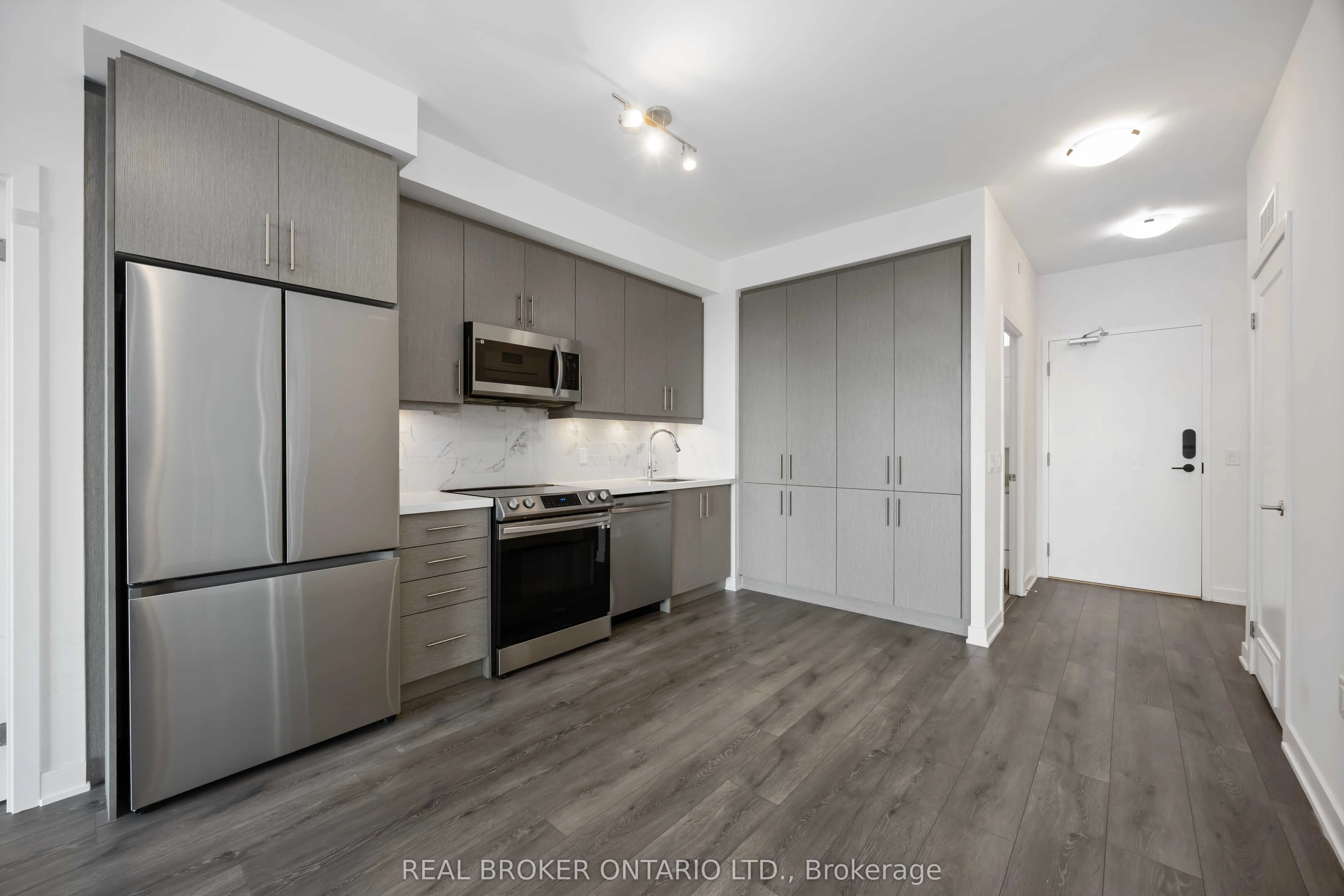 95 Oneida Crescent, #LPH 08