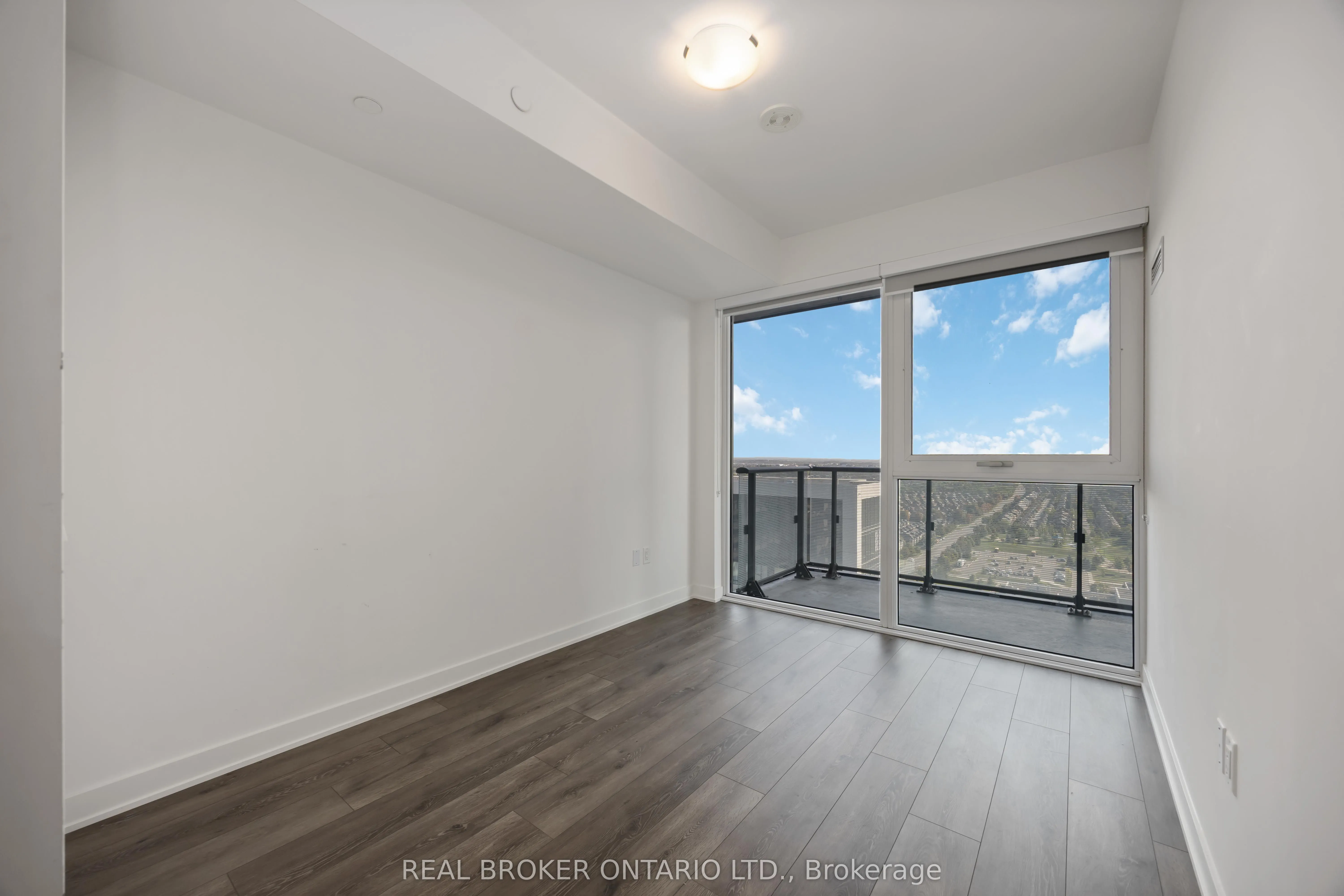 95 Oneida Crescent, #LPH 08