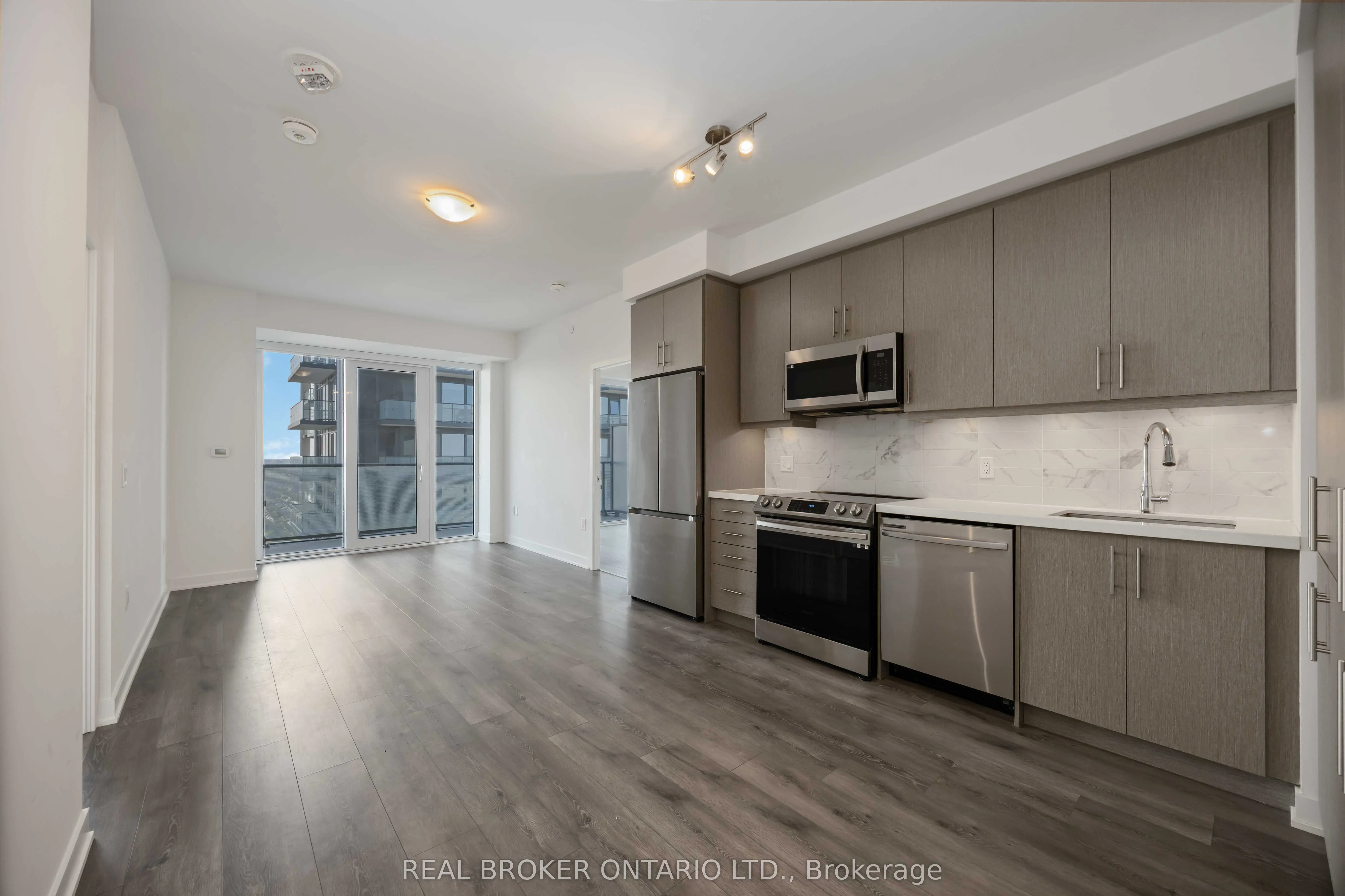 95 Oneida Crescent, #LPH 08