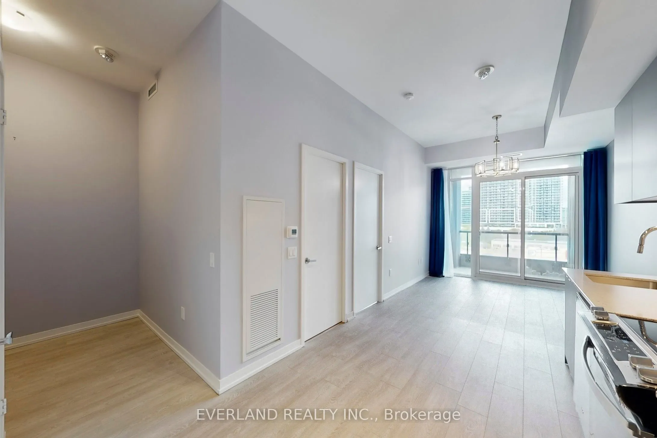 8868 Yonge St Street, #709E