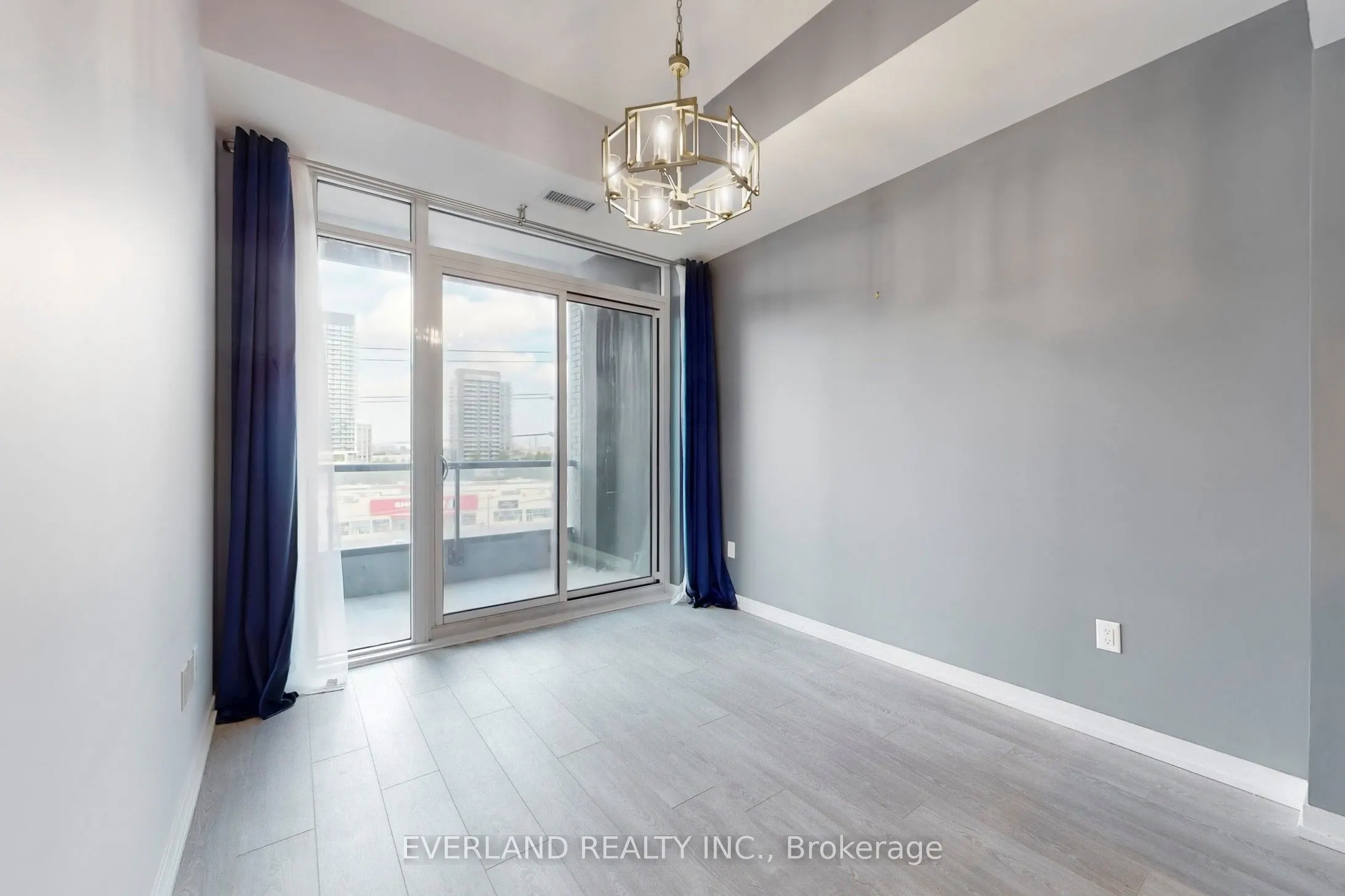 8868 Yonge St Street, #709E