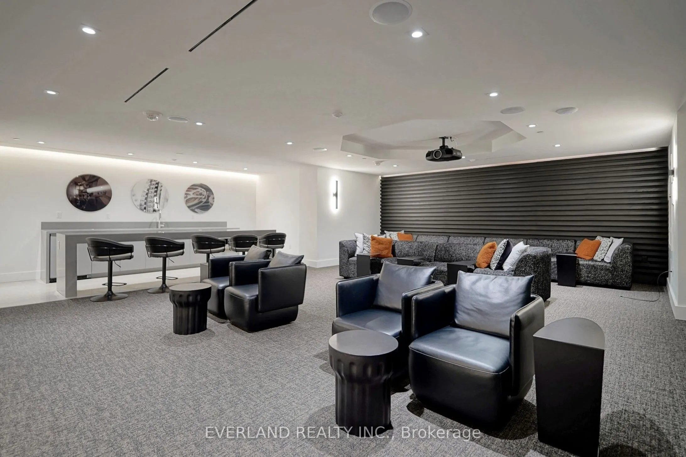 8868 Yonge St Street, #709E