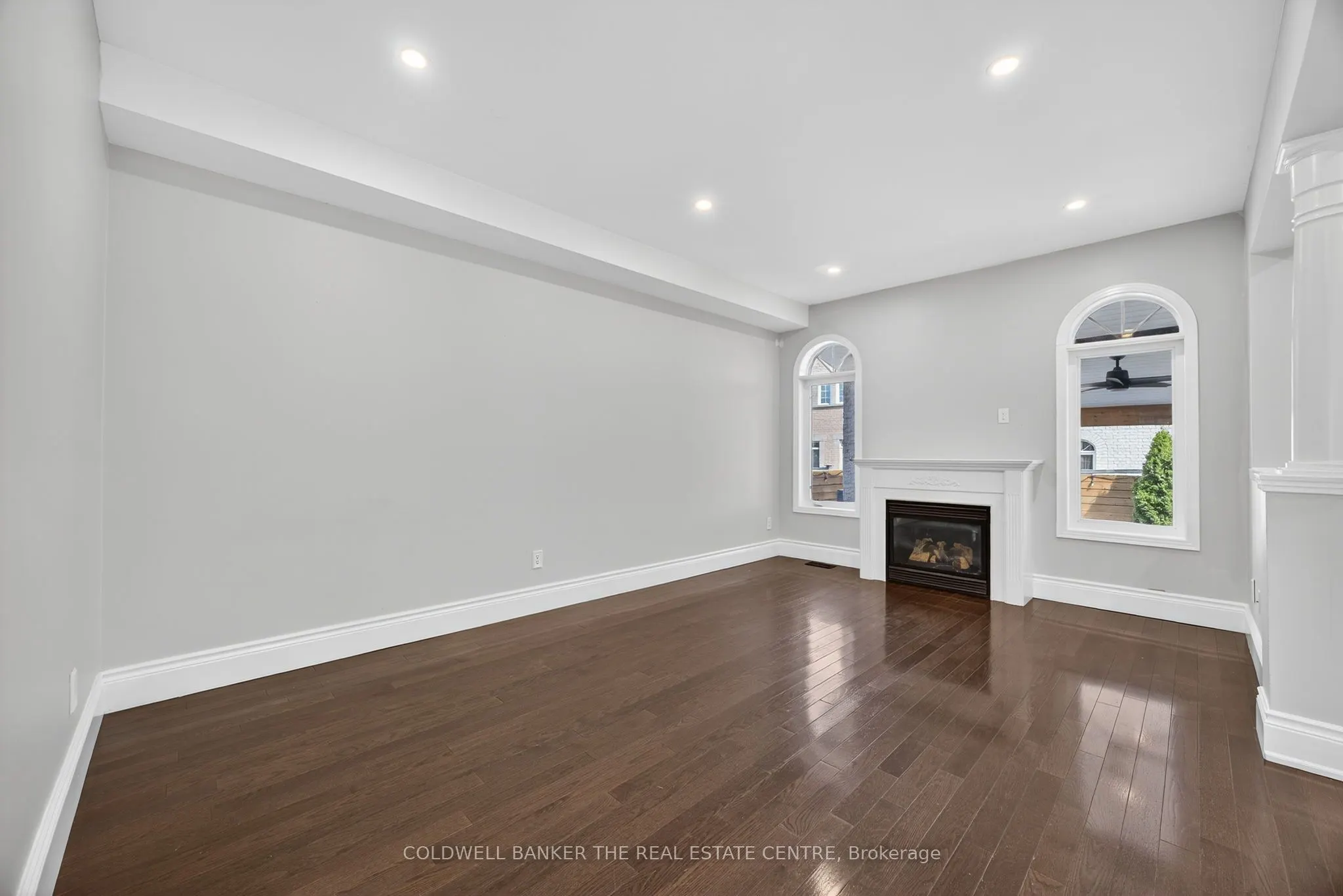 369 Dowson Loop
