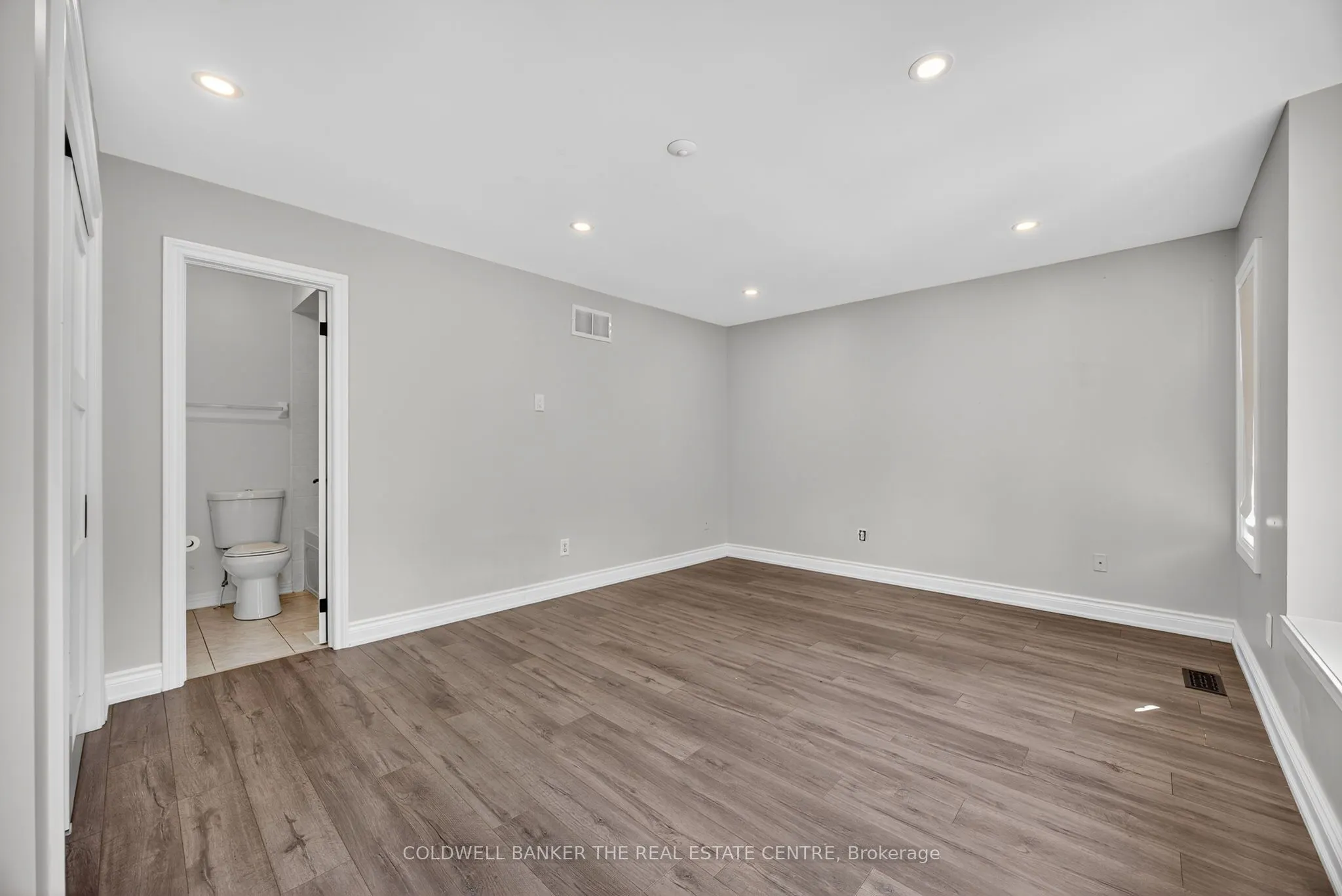 369 Dowson Loop