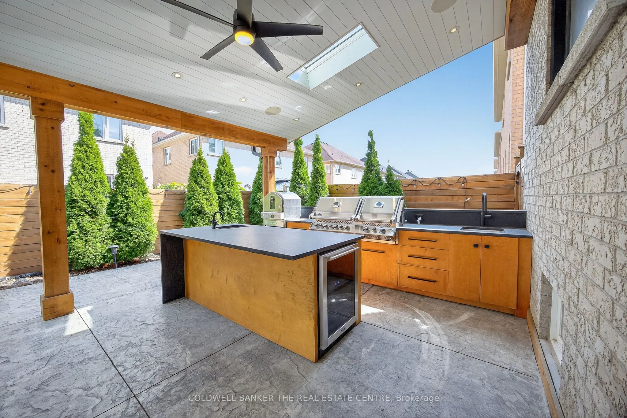 369 Dowson Loop