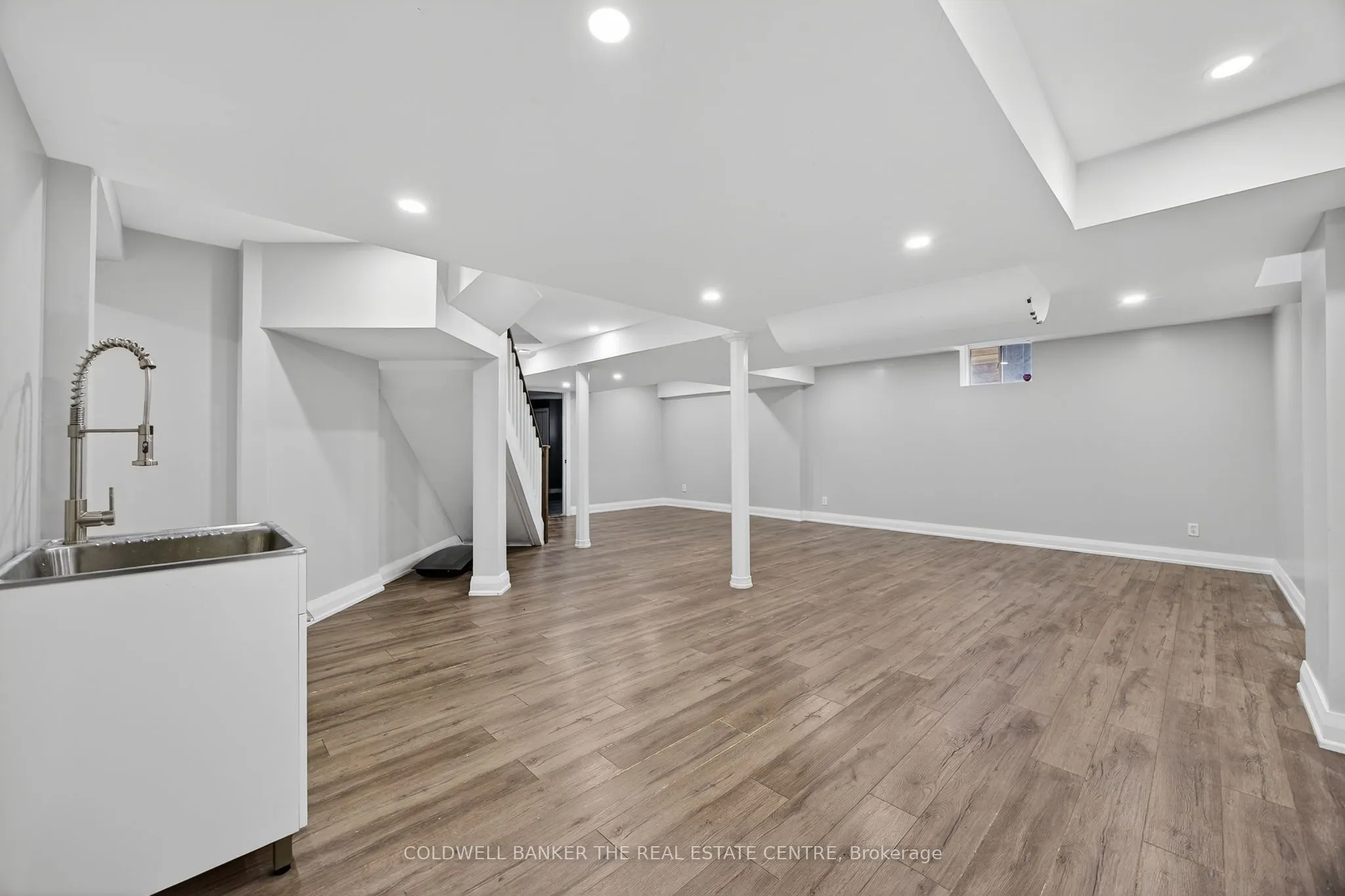 369 Dowson Loop