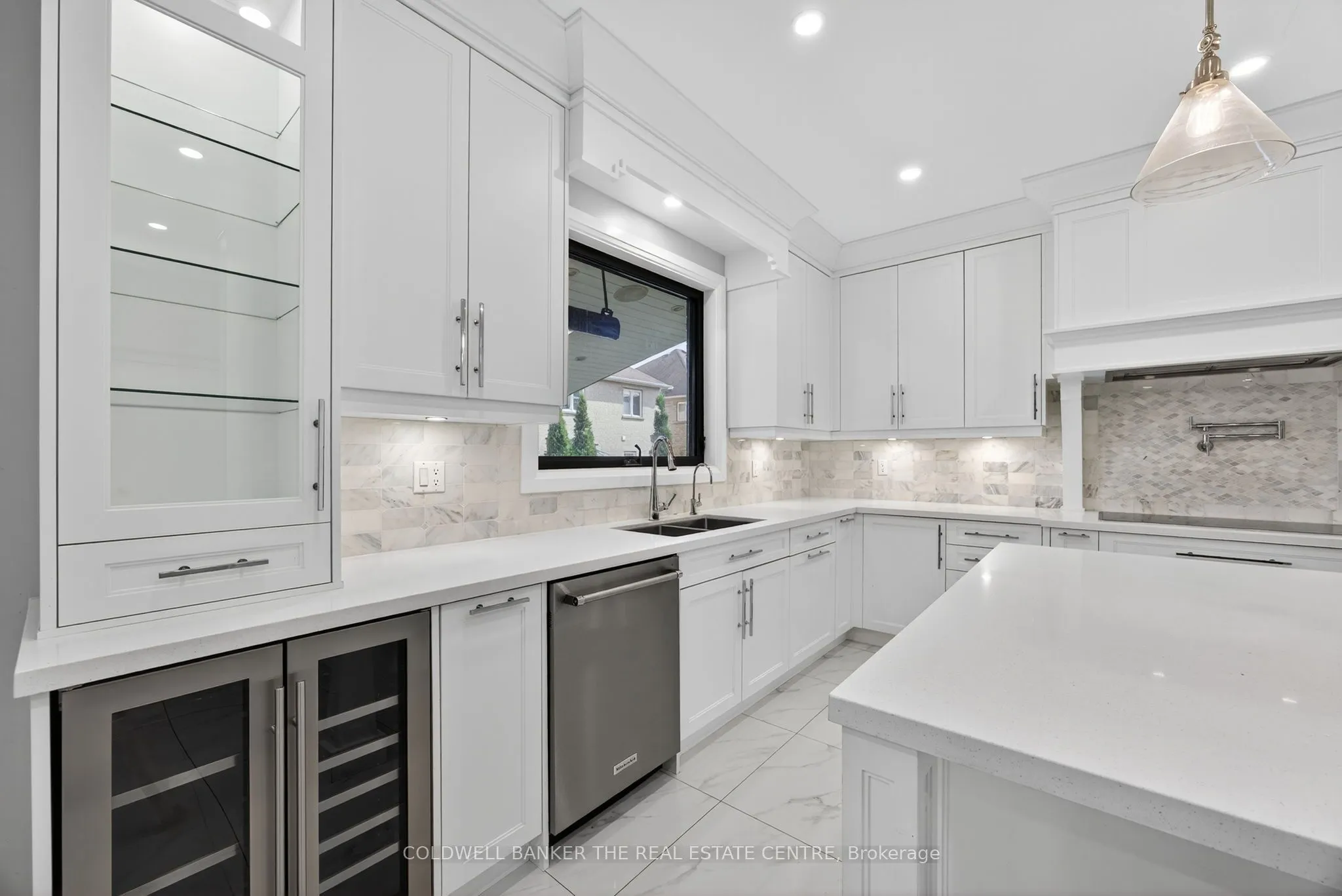369 Dowson Loop