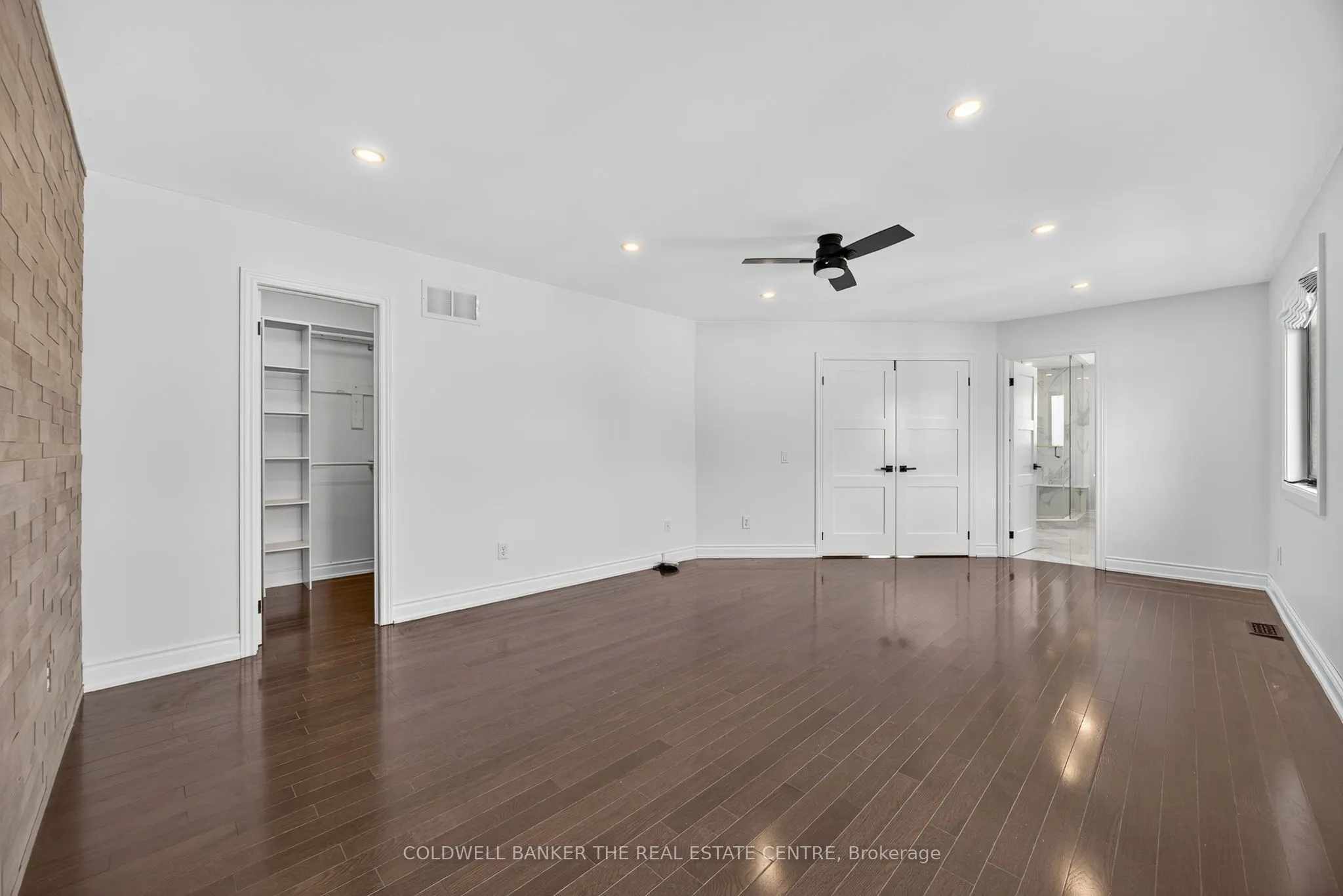 369 Dowson Loop