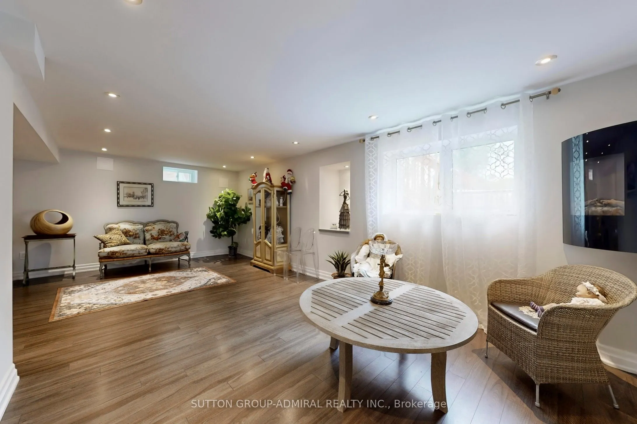62 Waterton Way