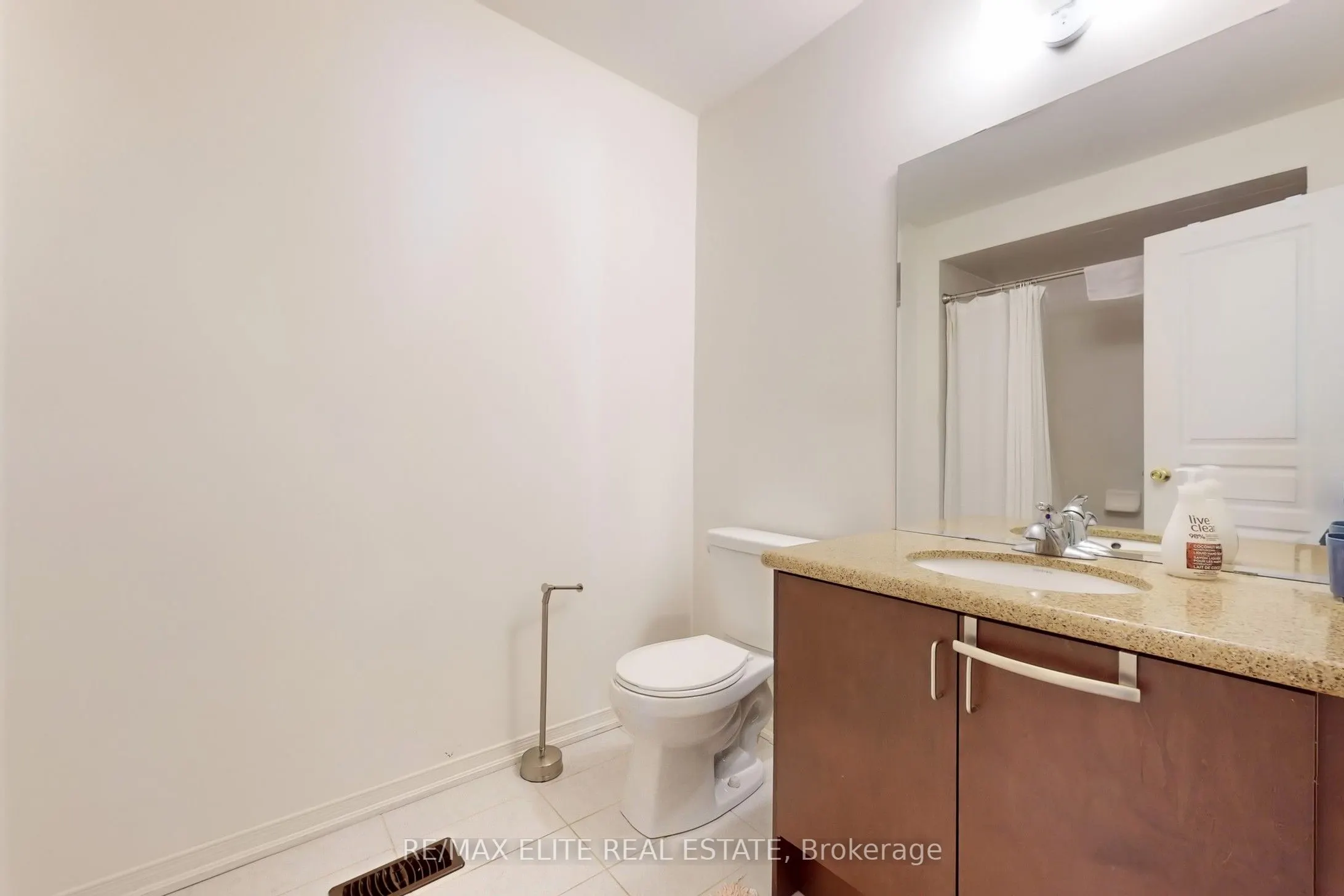 1215 Mccron Crescent