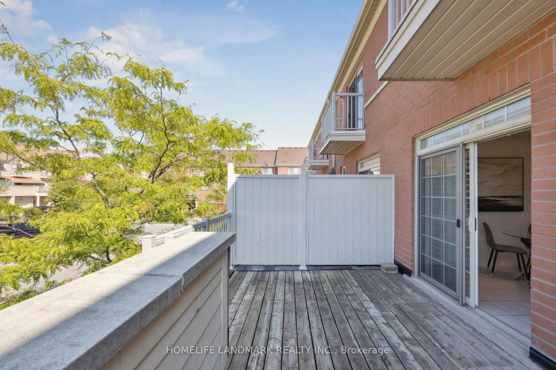 56 Donald Buttress Boulevard W