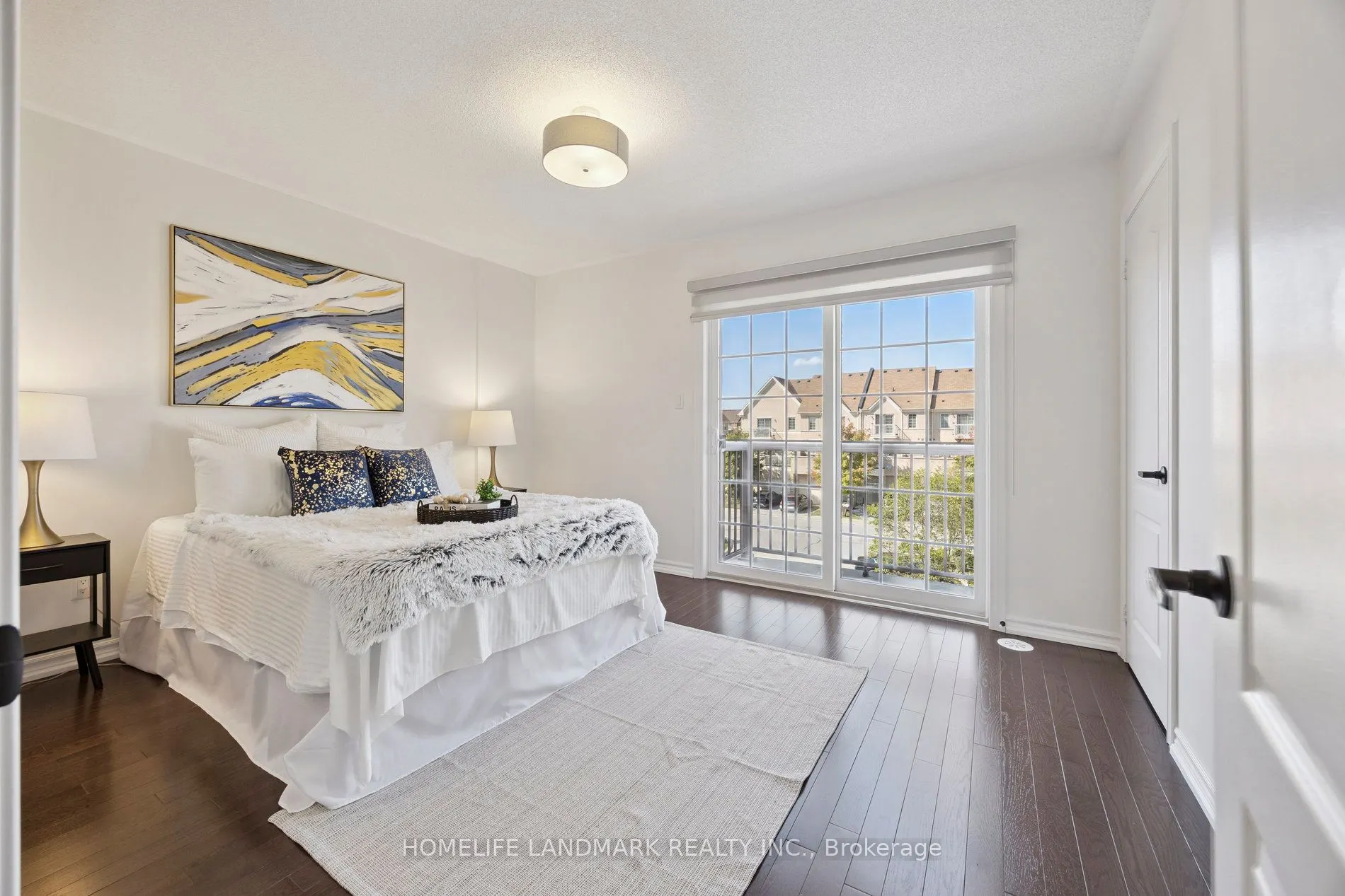 56 Donald Buttress Boulevard W
