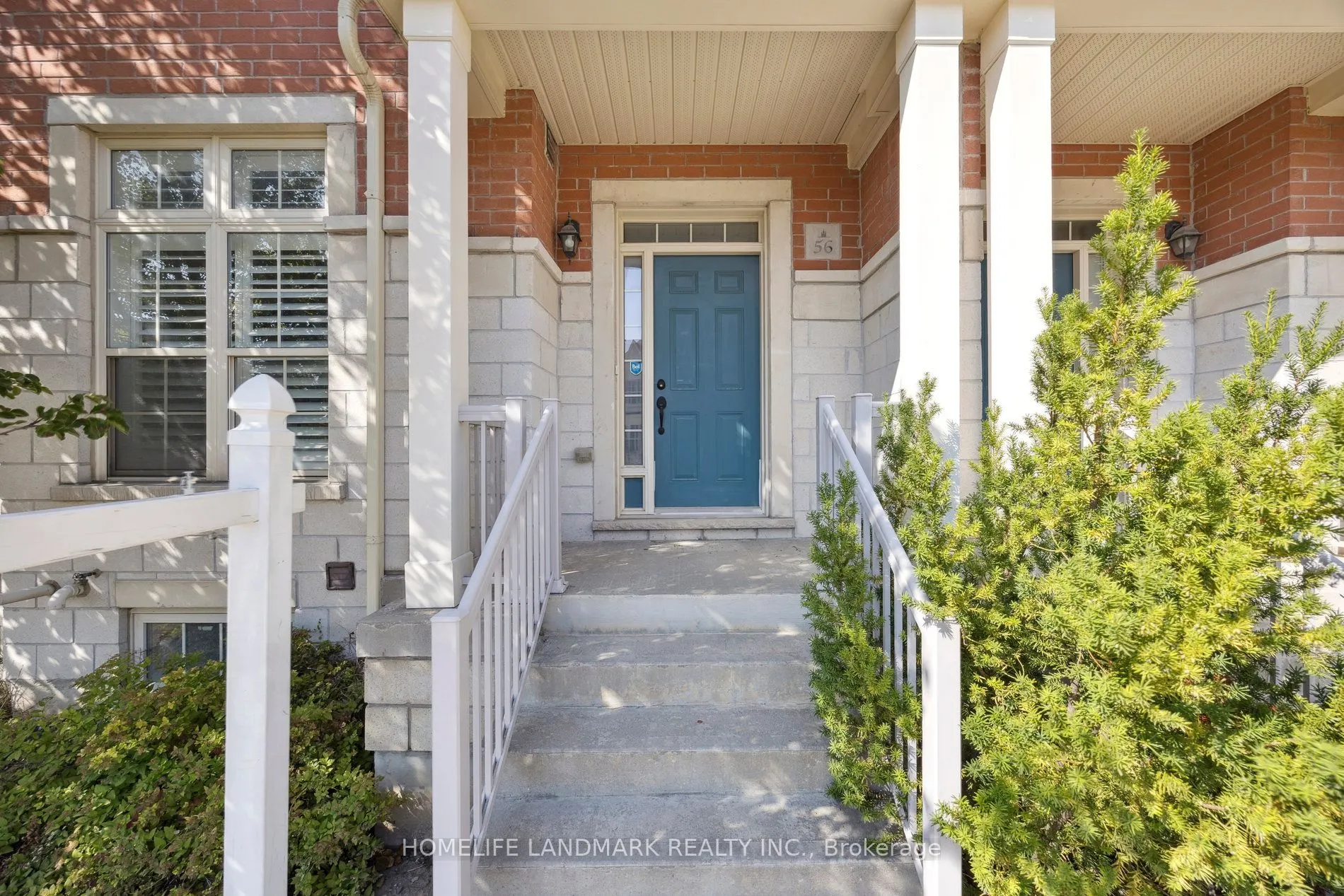 56 Donald Buttress Boulevard W