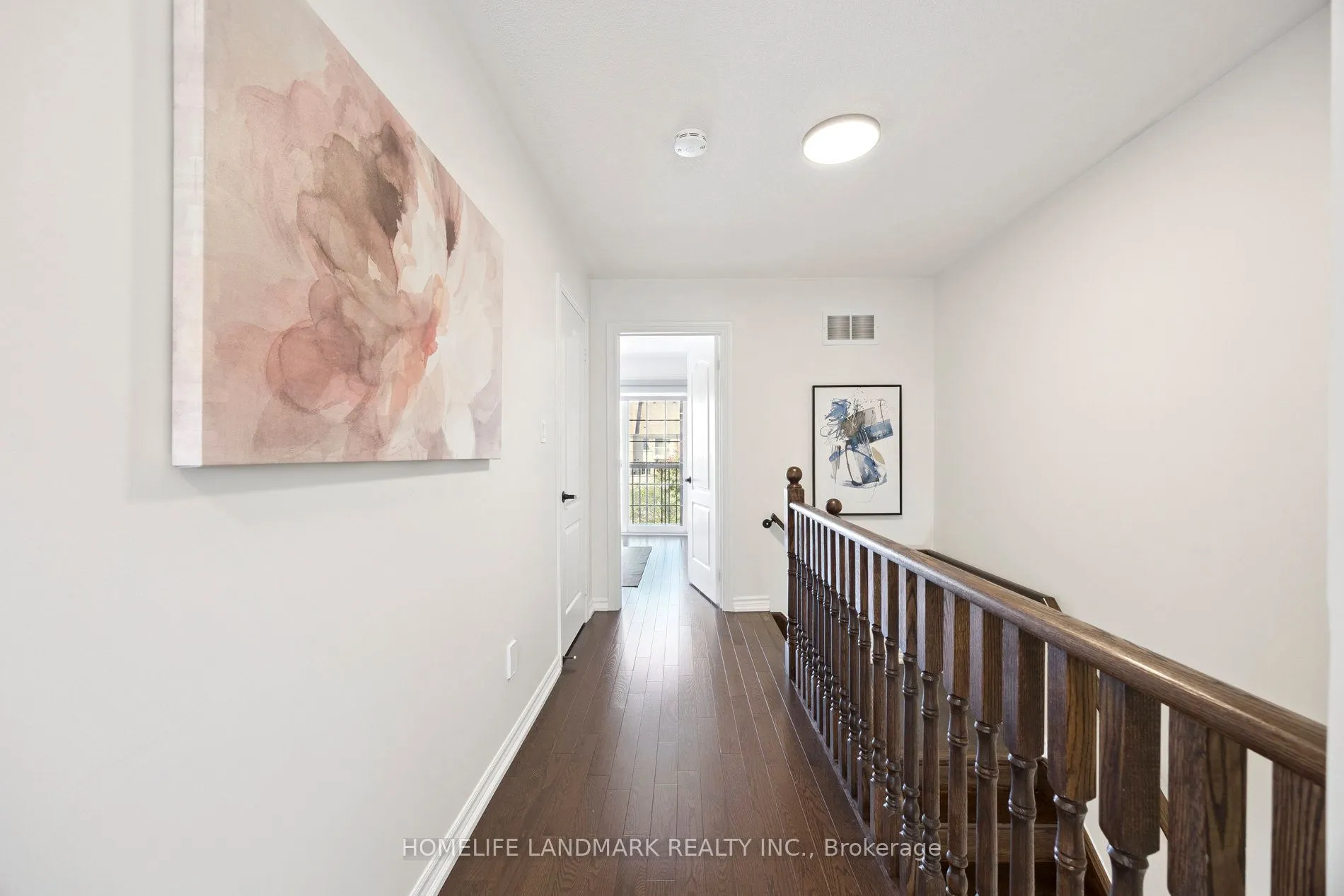 56 Donald Buttress Boulevard W