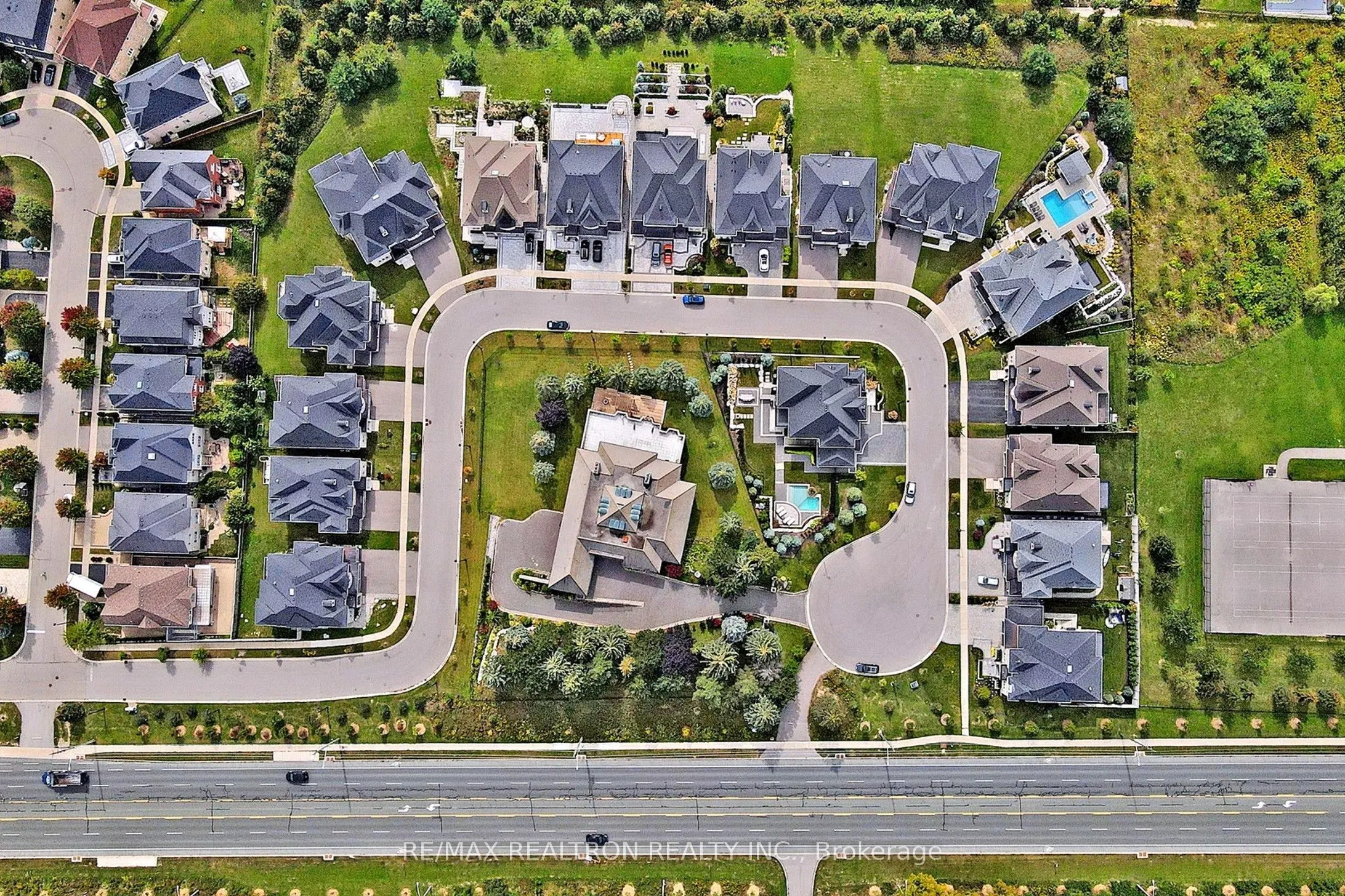 16 Finesse Court