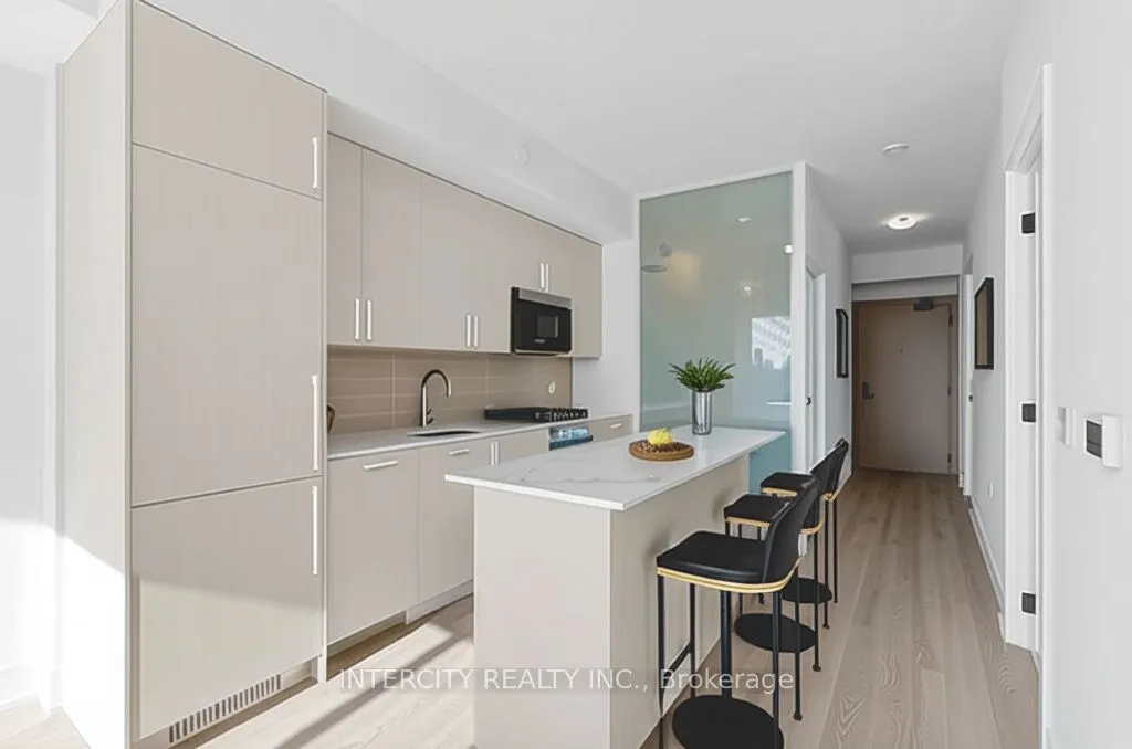 2075 King Road, #323