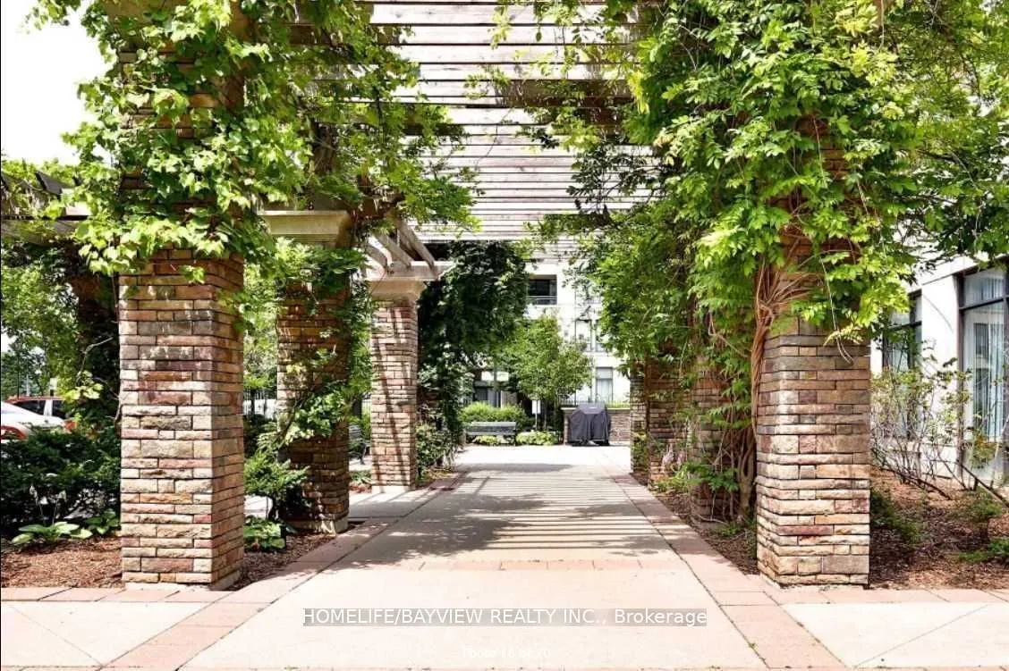 350 Red Maple Road, #Ph01