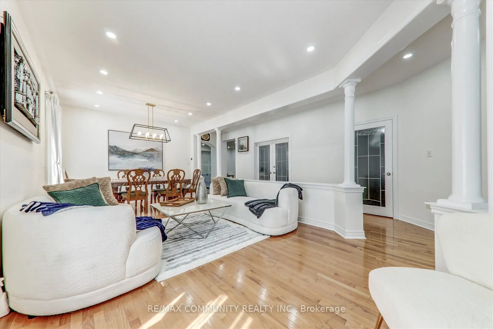 138 West Lawn Crescent