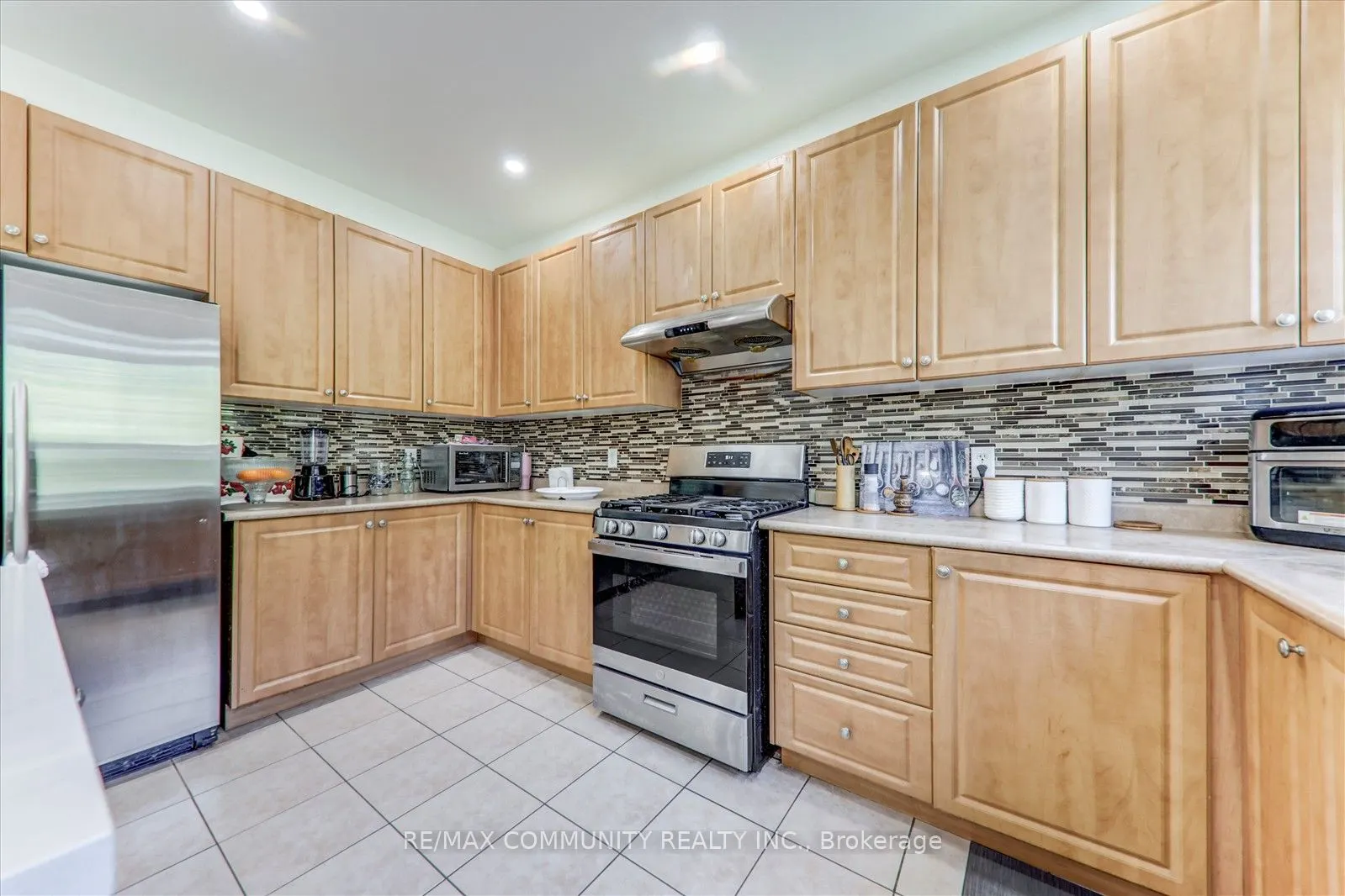138 West Lawn Crescent