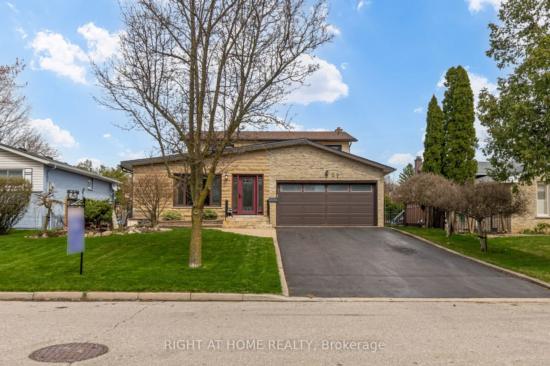 27 Sir Kay Drive