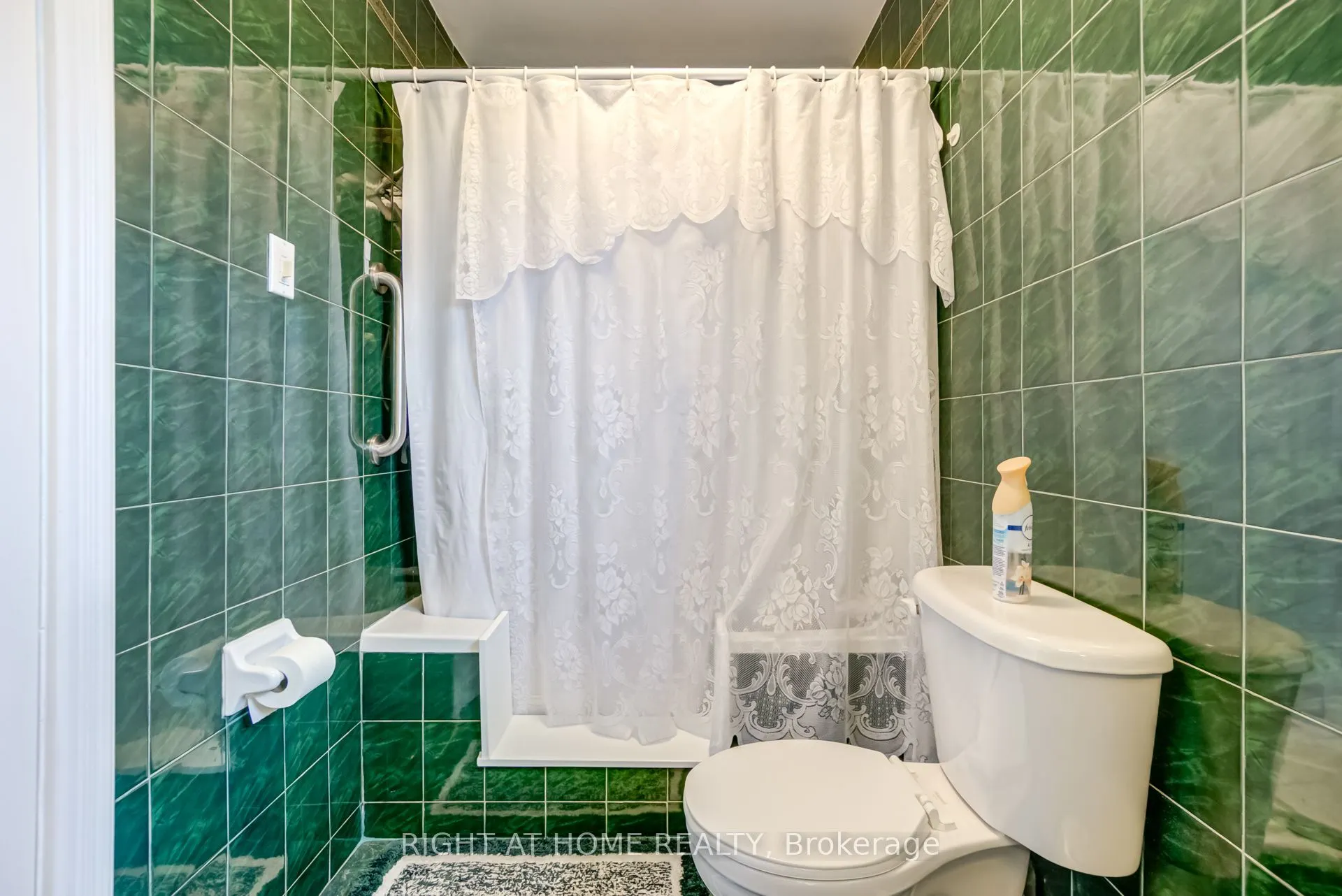 27 Sir Kay Drive