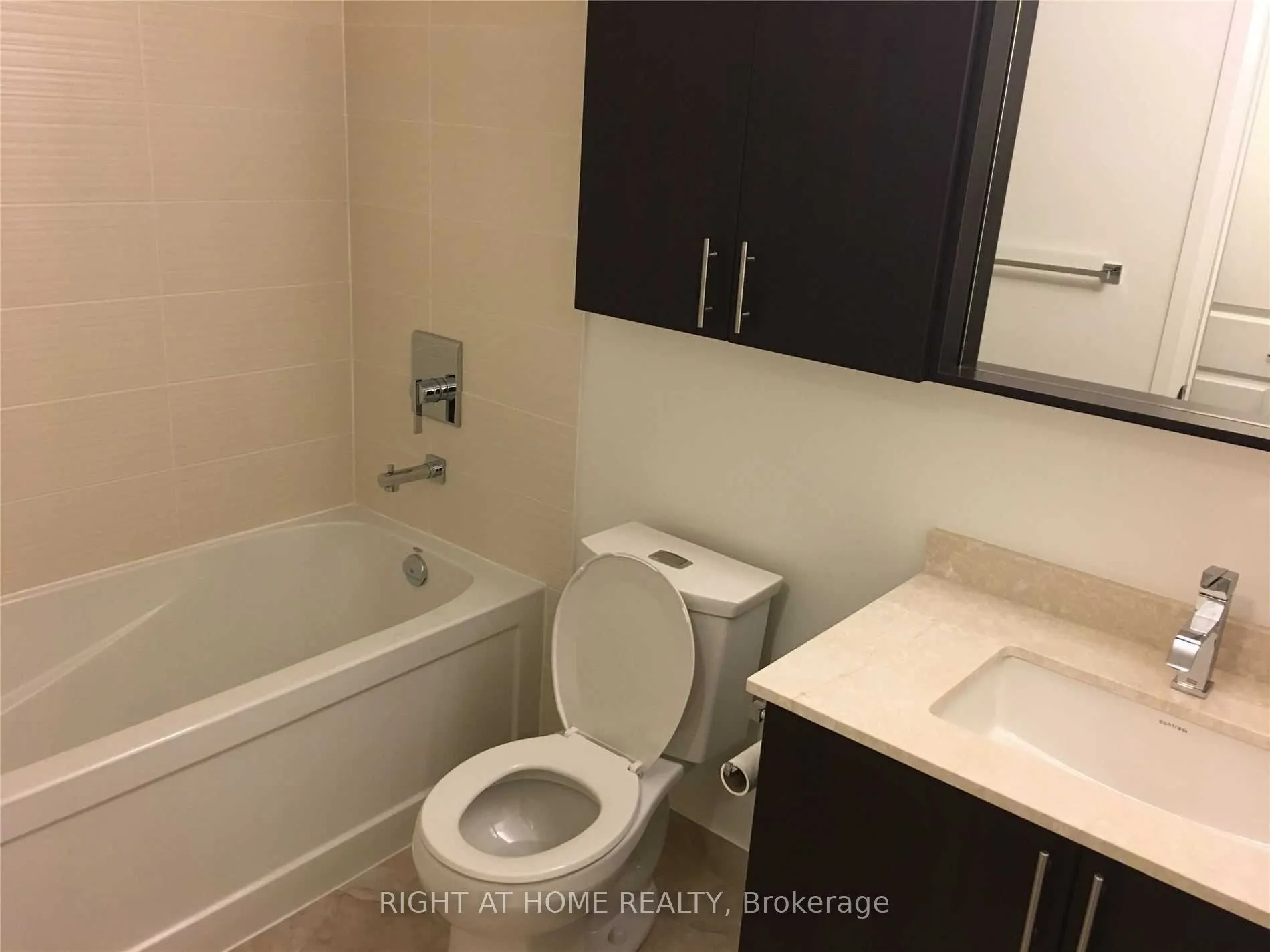 7167 Yonge Street, #716