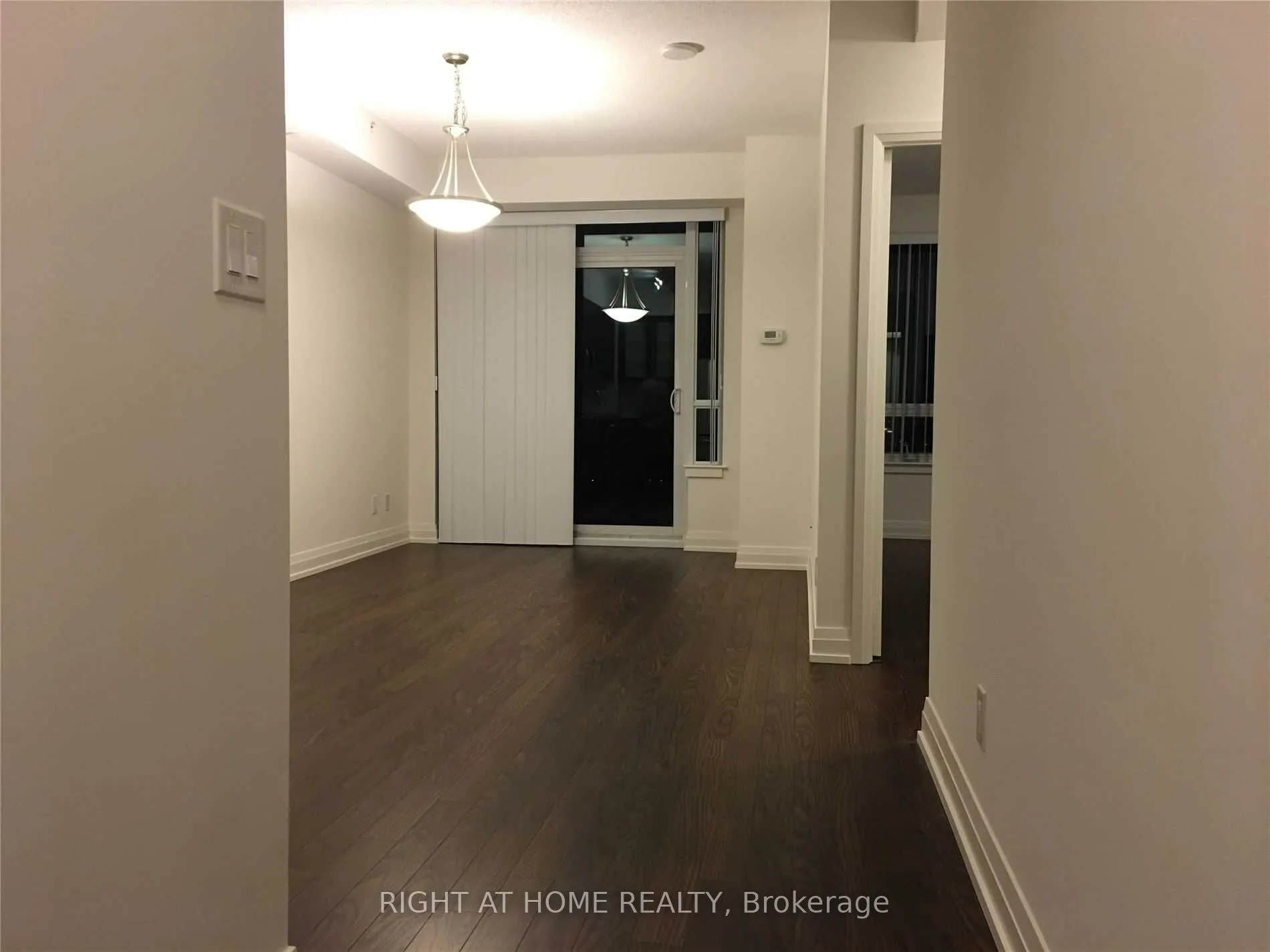 7167 Yonge Street, #716