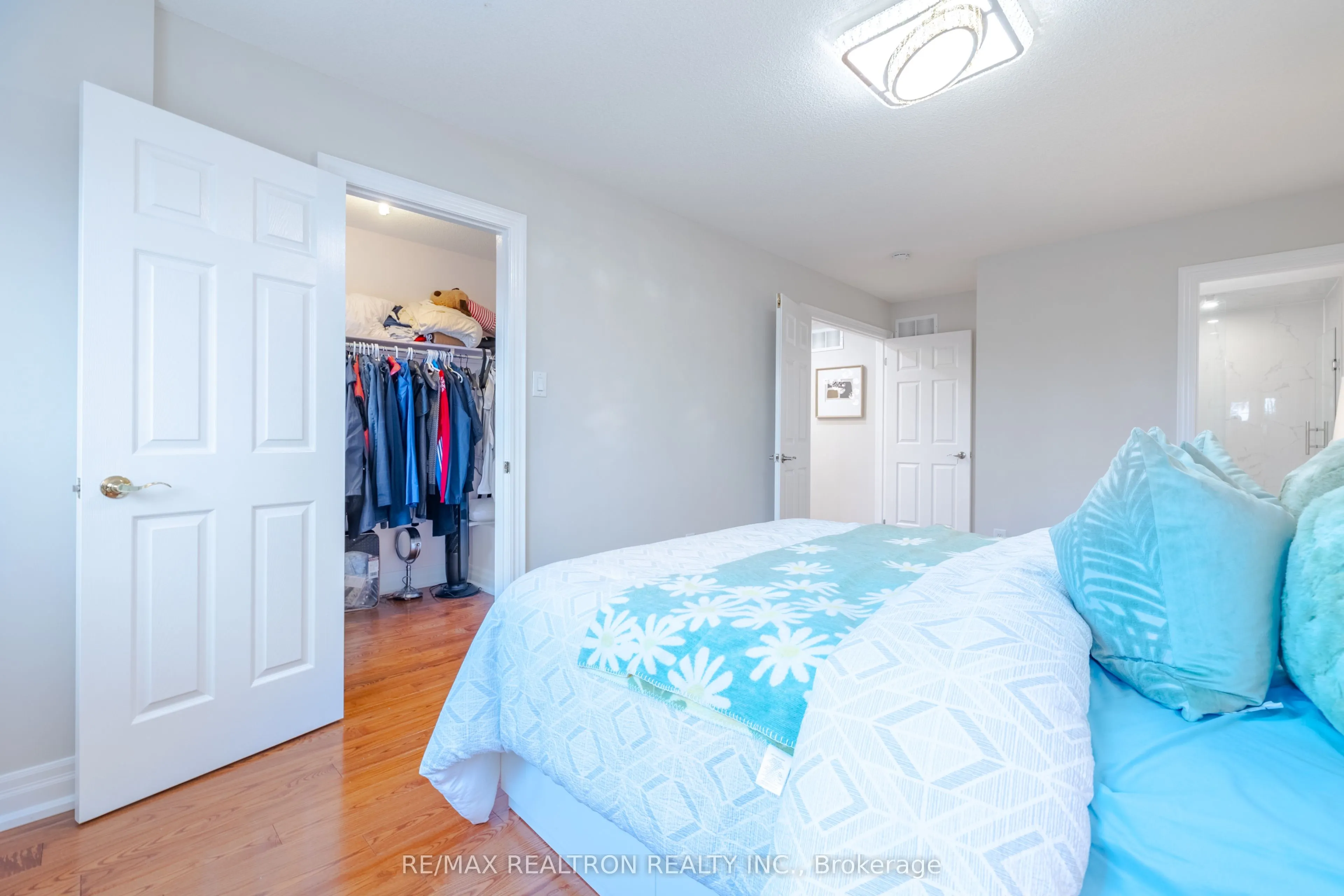 28 Marydale Avenue