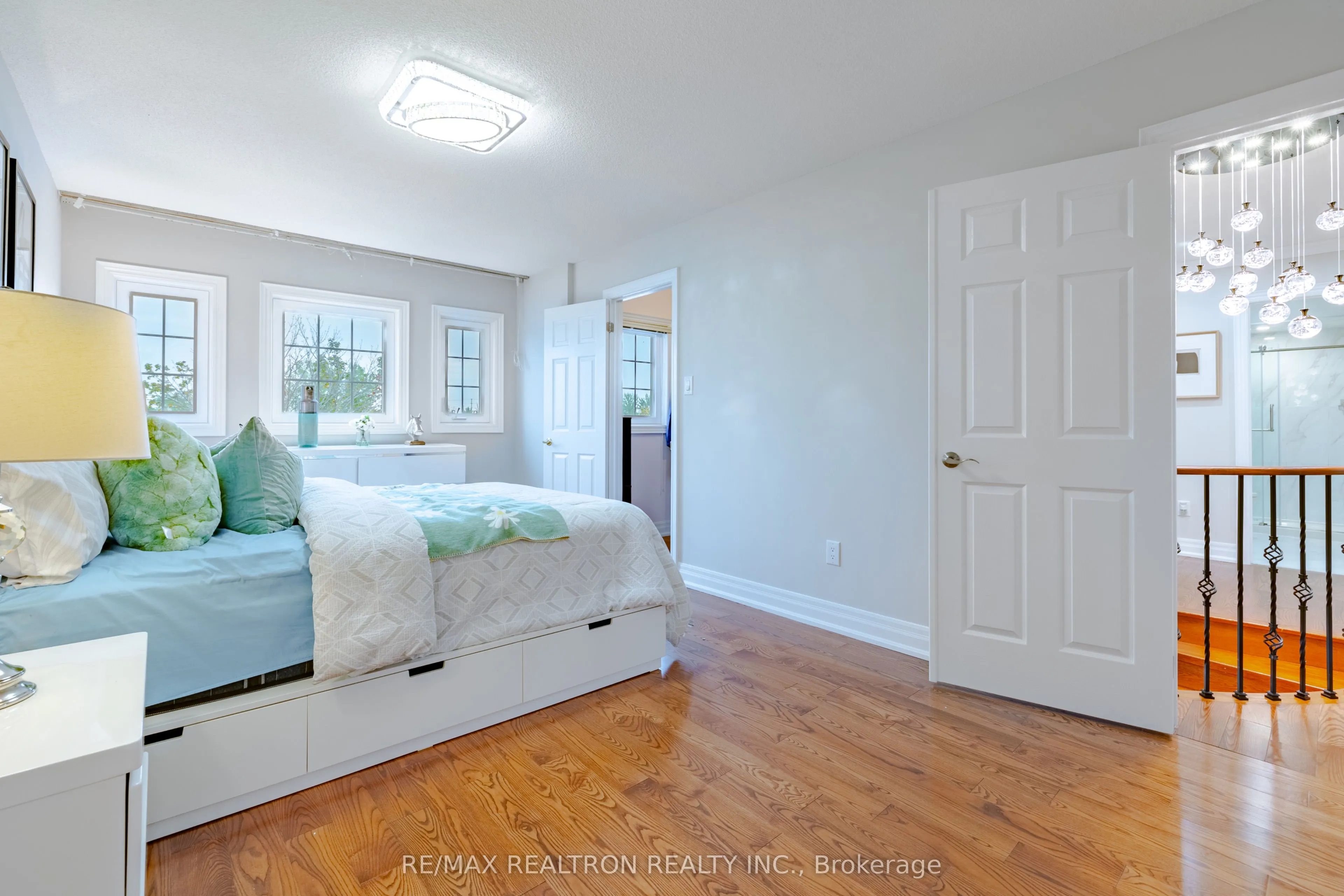 28 Marydale Avenue