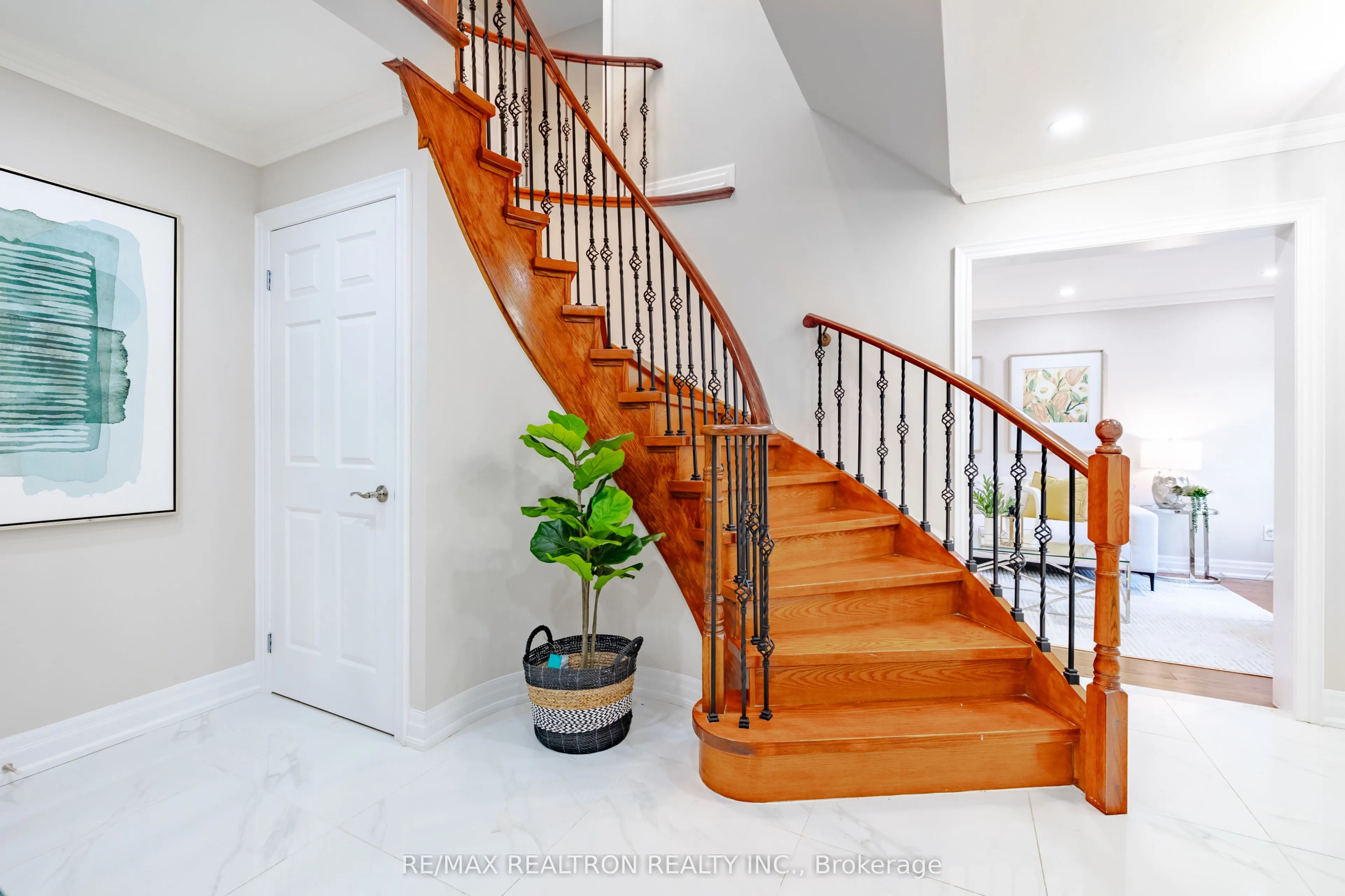 28 Marydale Avenue