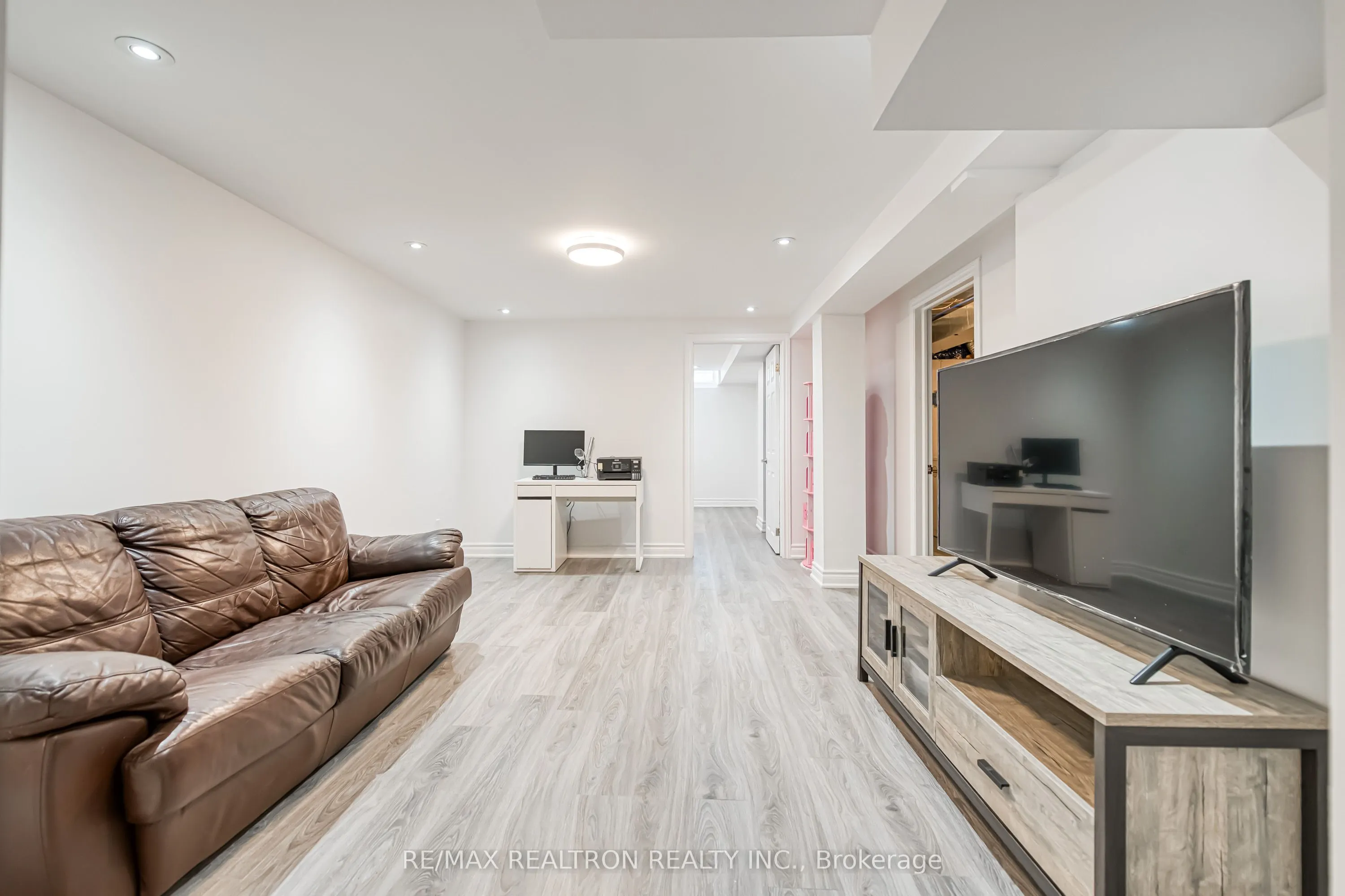 45 Copperstone Crescent