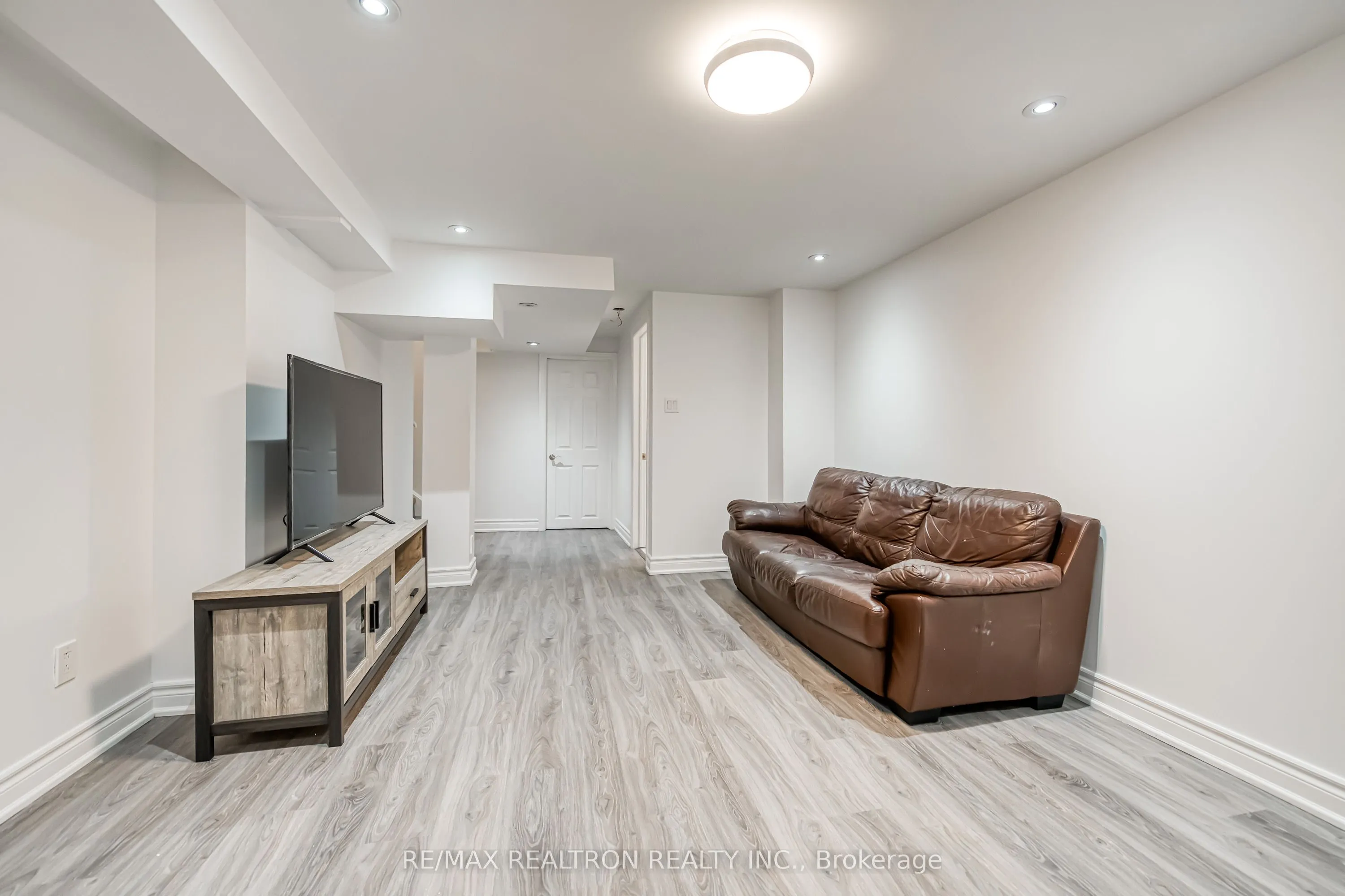 45 Copperstone Crescent