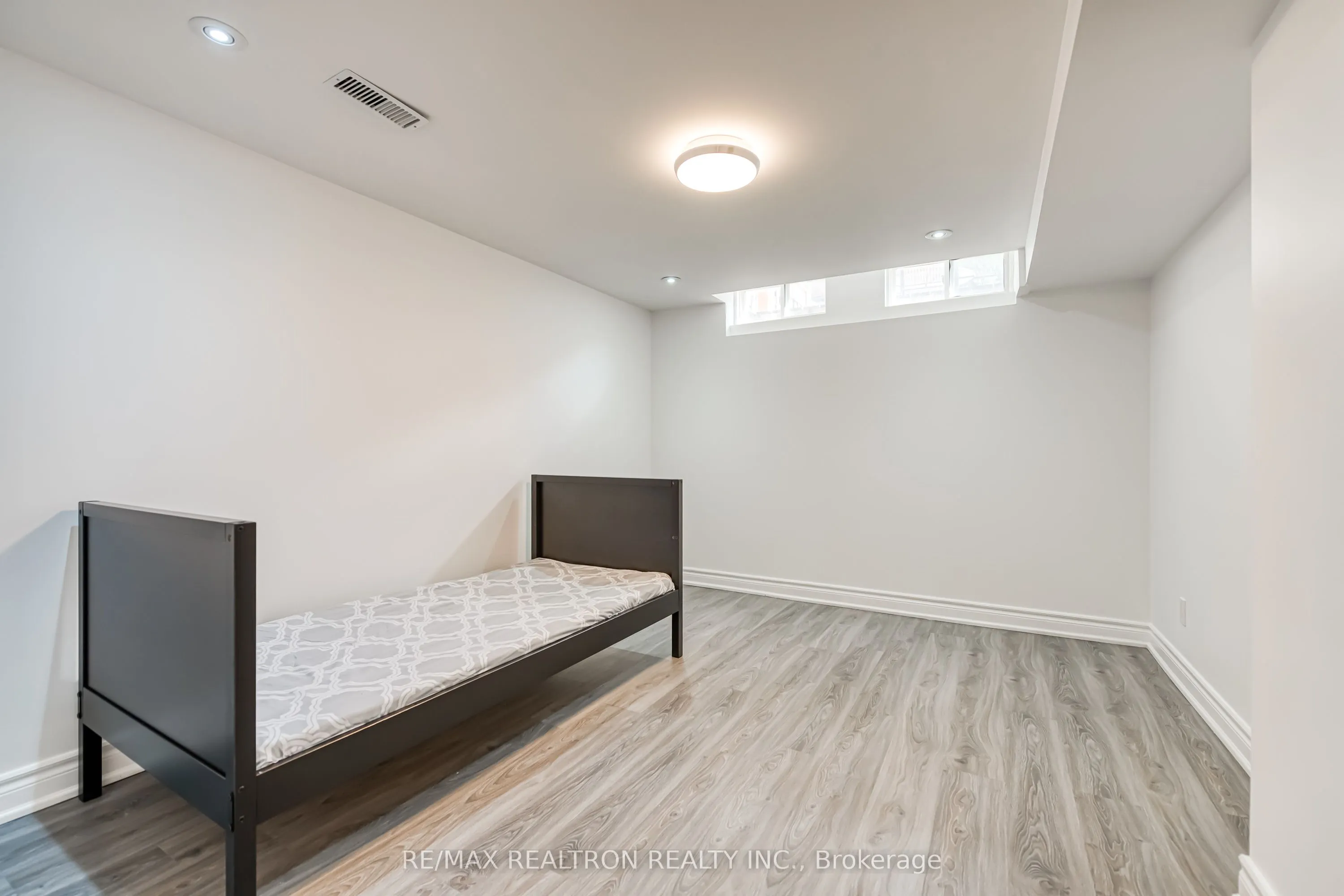 45 Copperstone Crescent