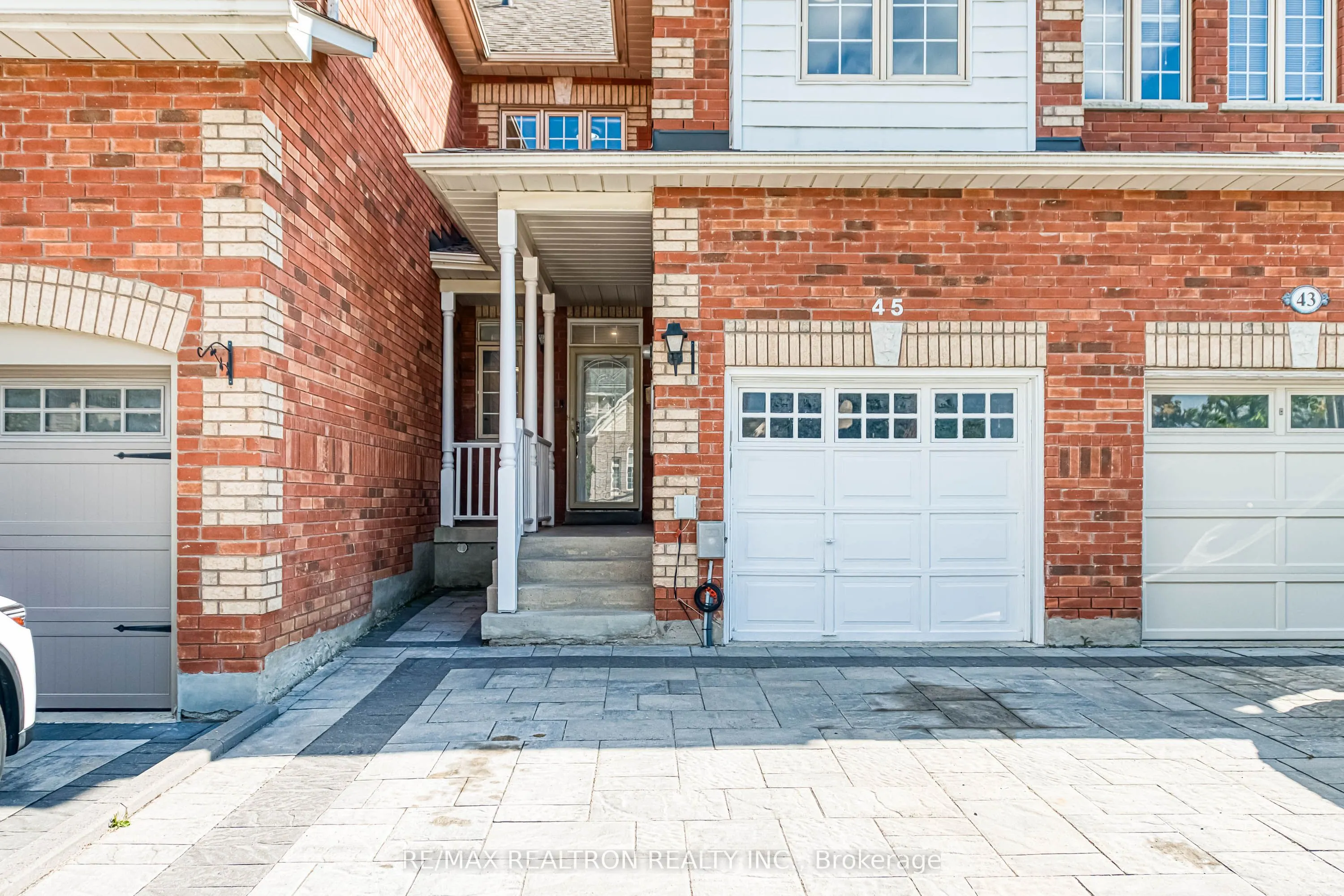 45 Copperstone Crescent