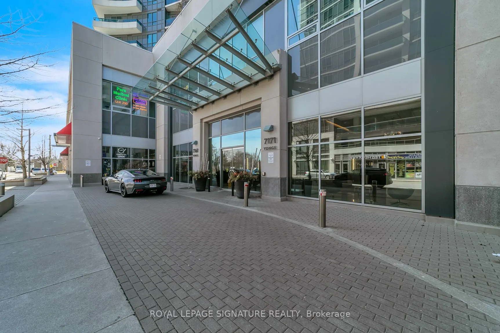 7161 Yonge Street, #Ph316