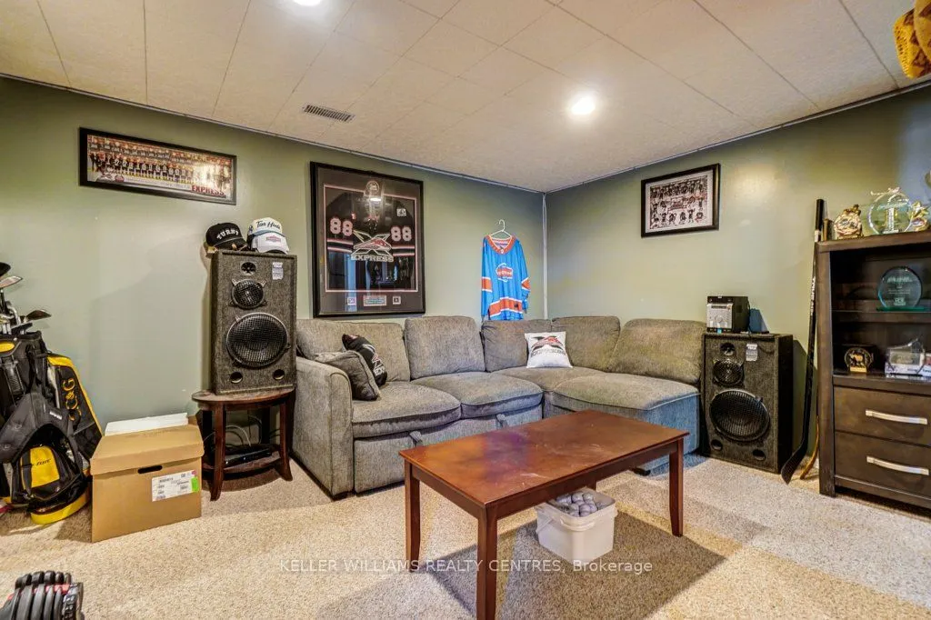 34 Meadowlands Drive