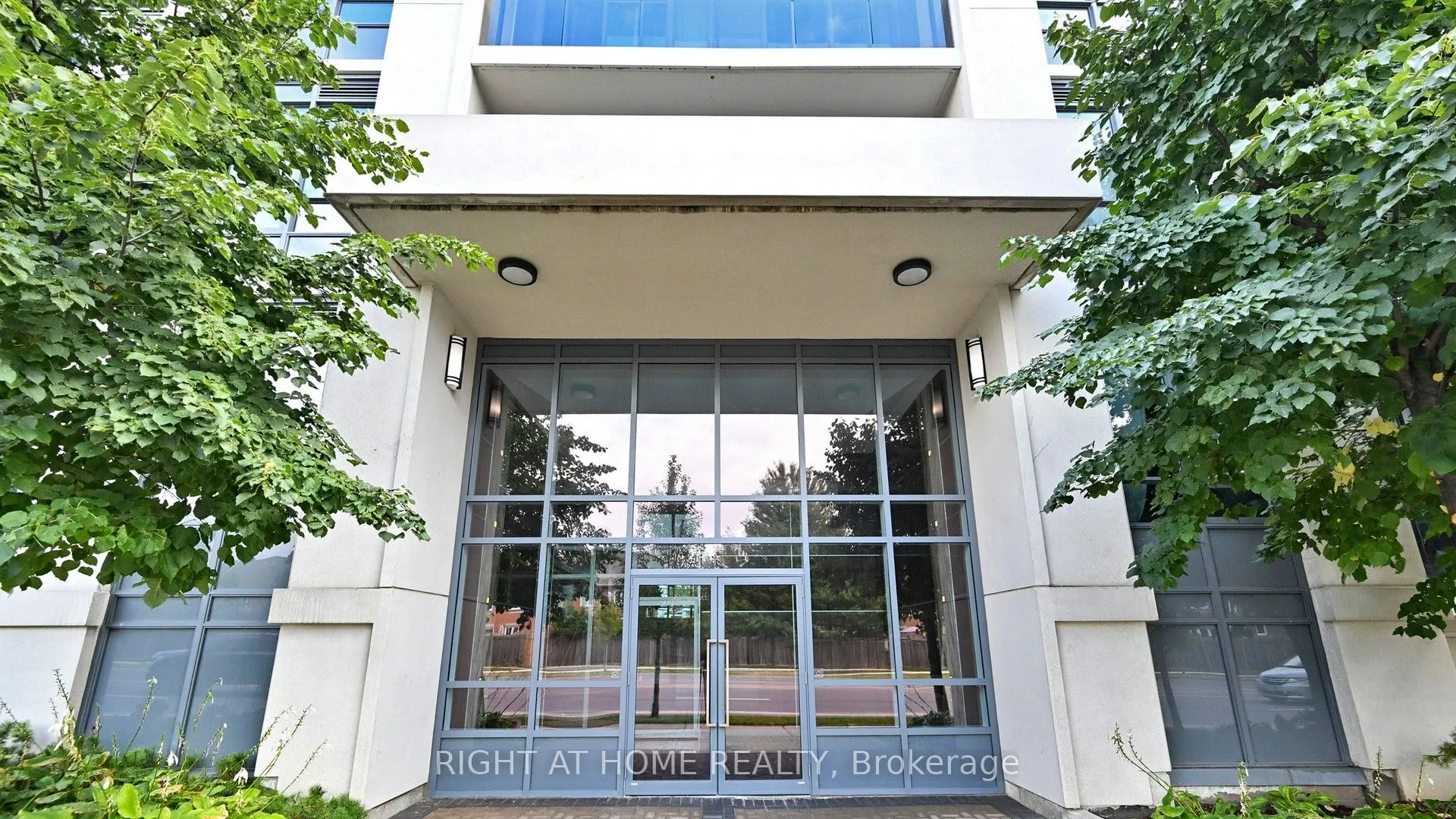 95 North Park Road, #PH16
