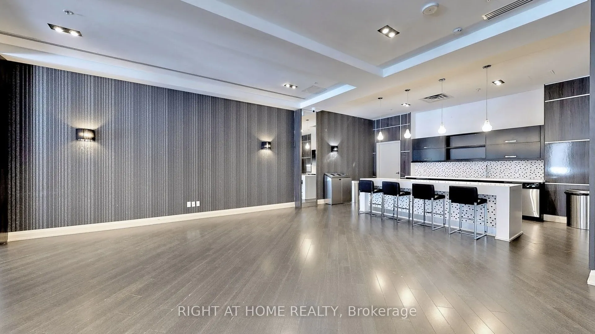 95 North Park Road, #PH16