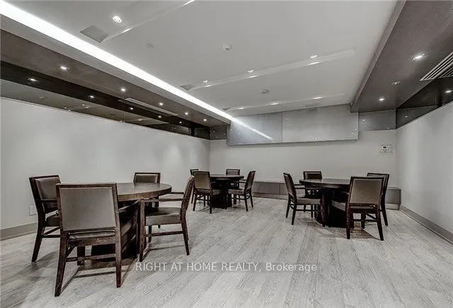 7165 Yonge Street, #1507