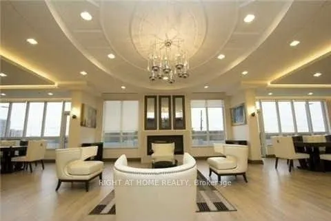 7165 Yonge Street, #1507