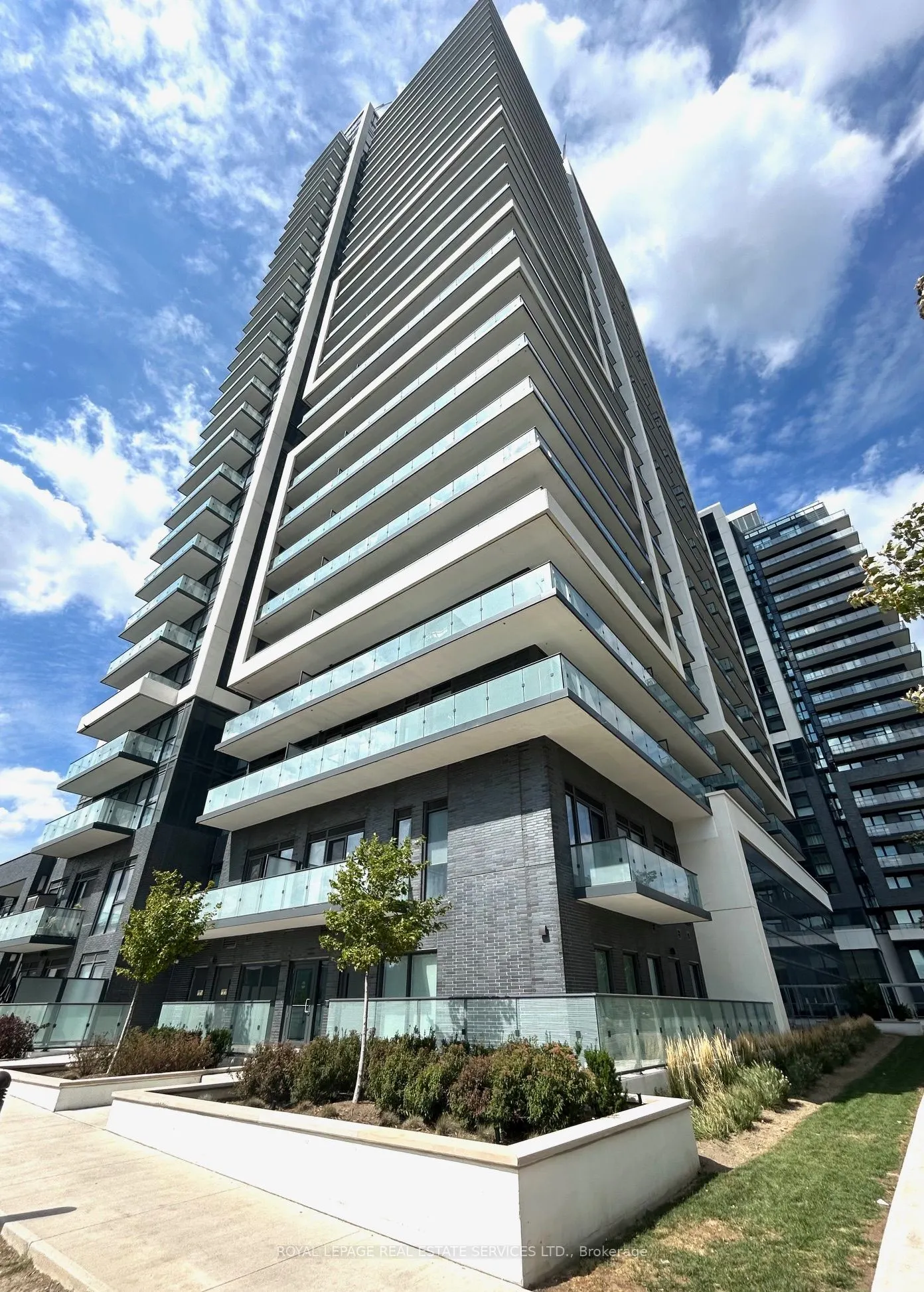 105 Oneida Crescent, #2508