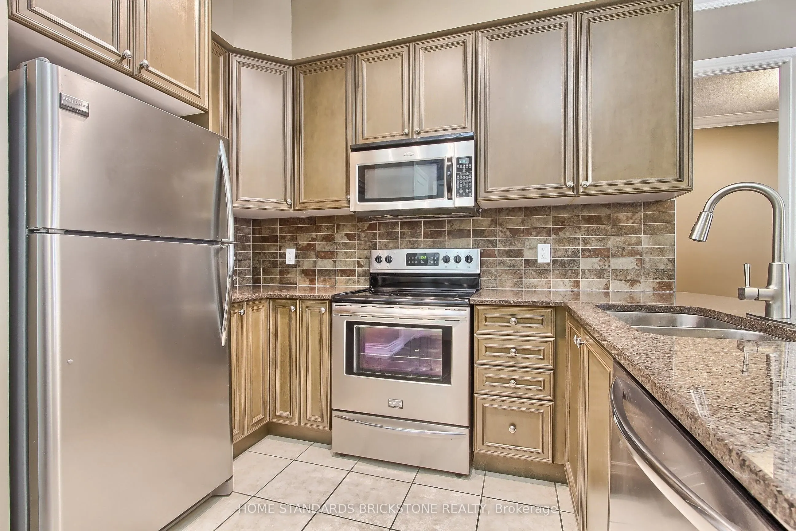 9225 Jane Street, #115