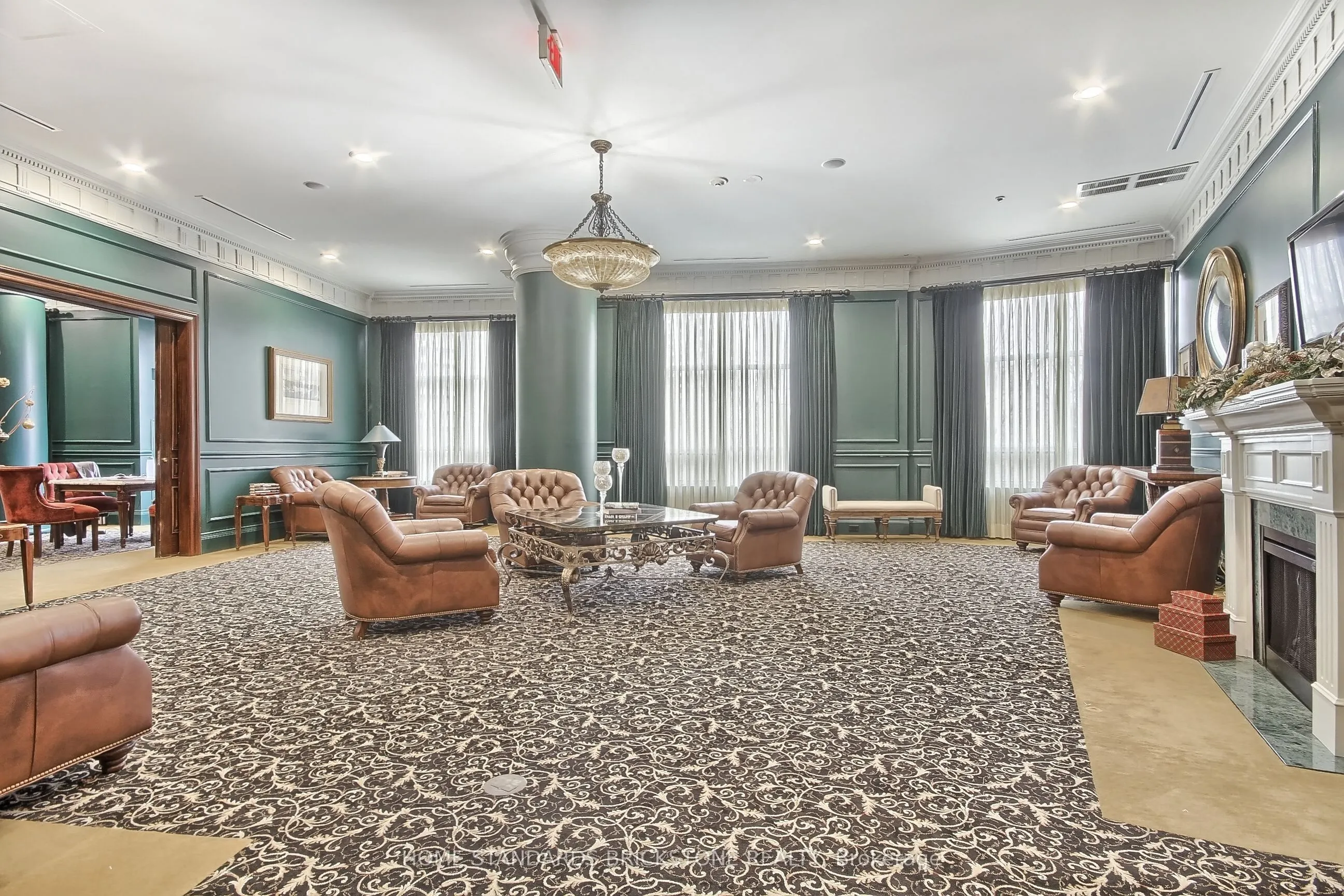 9225 Jane Street, #115