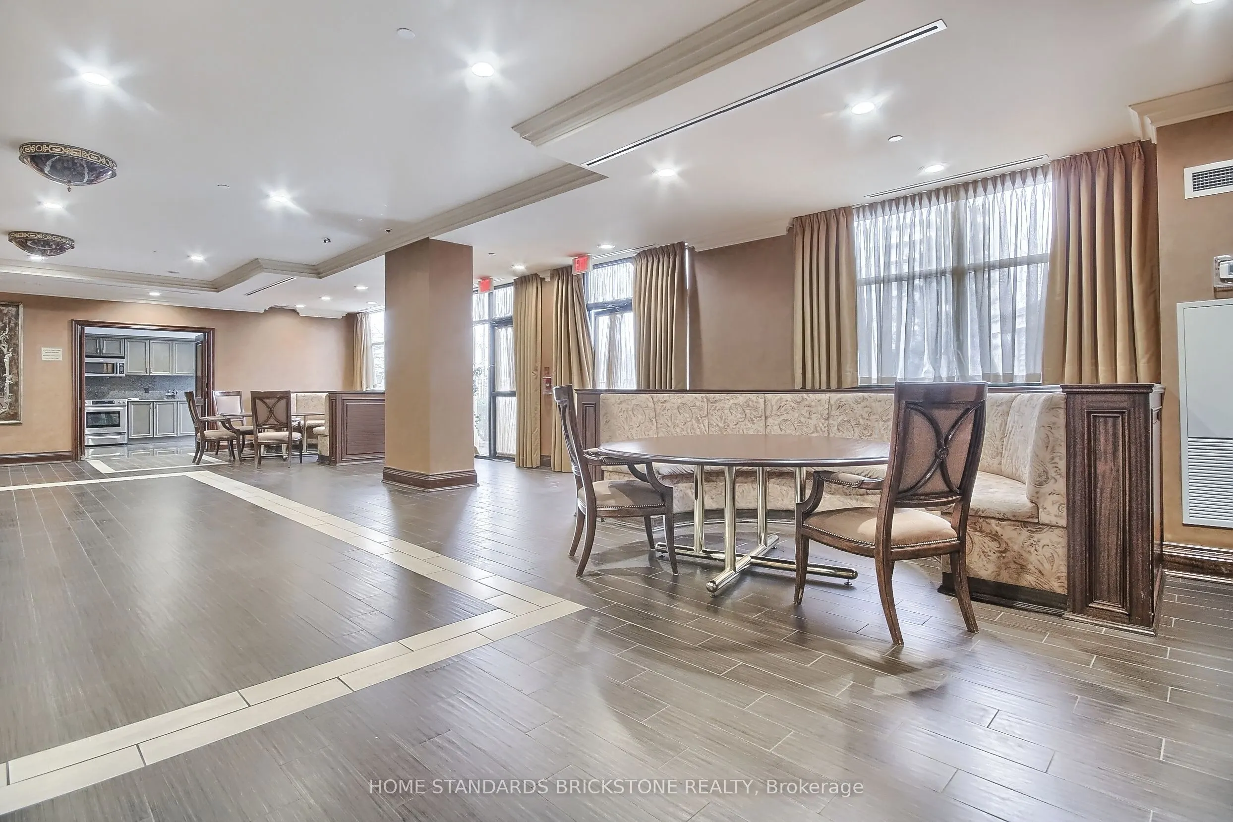 9225 Jane Street, #115