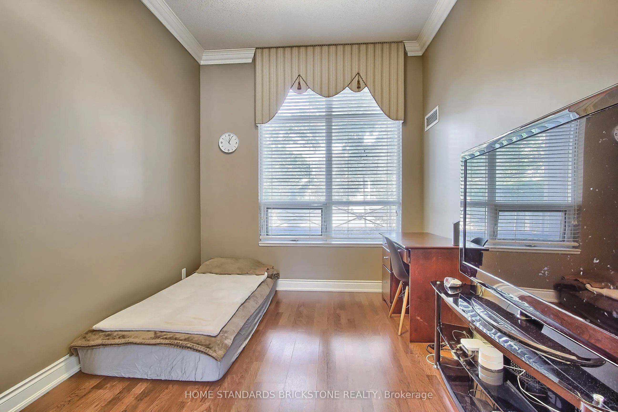 9225 Jane Street, #115